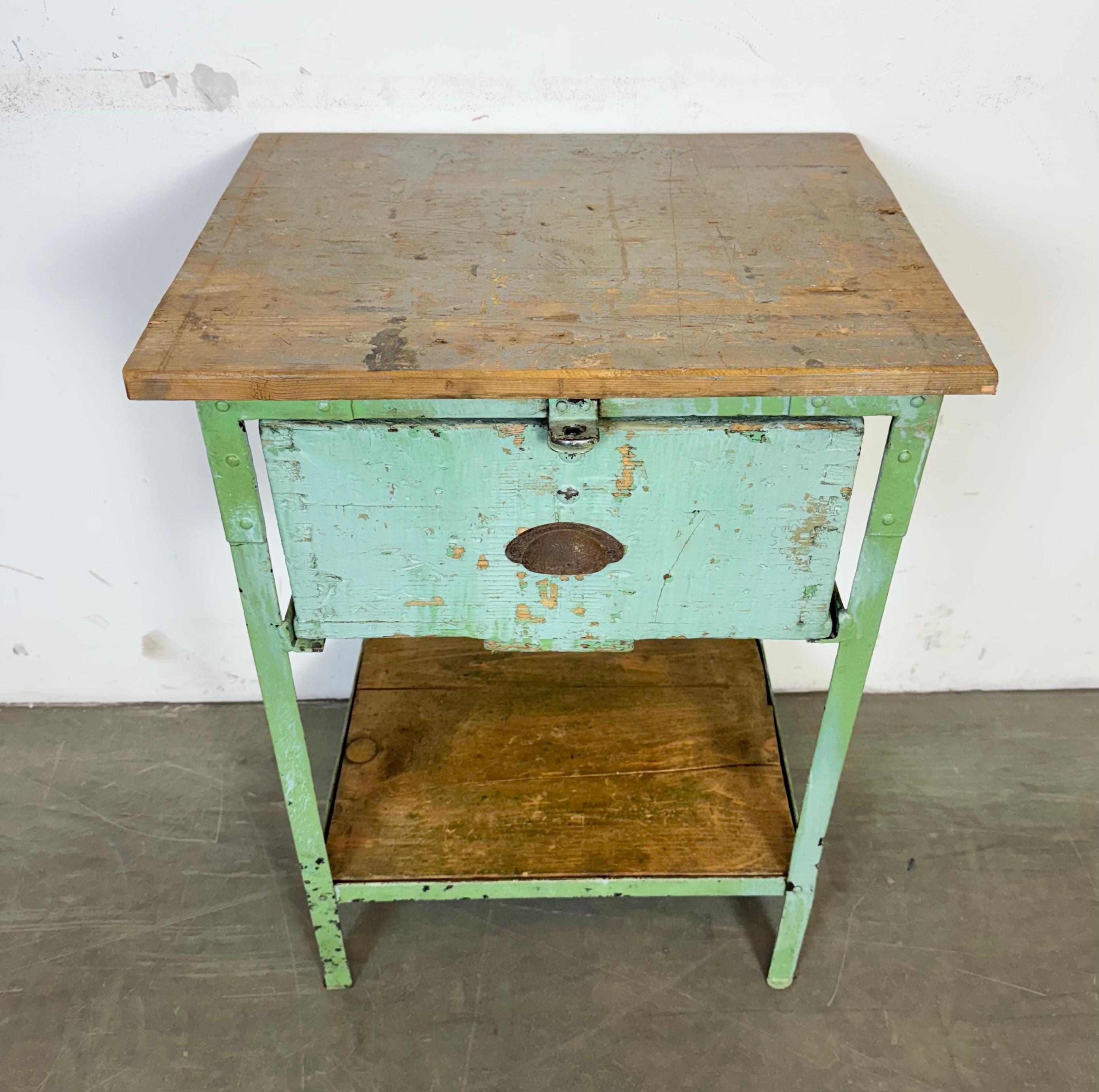 Tchèque Commode industrielle en fer vert, années 1950 en vente