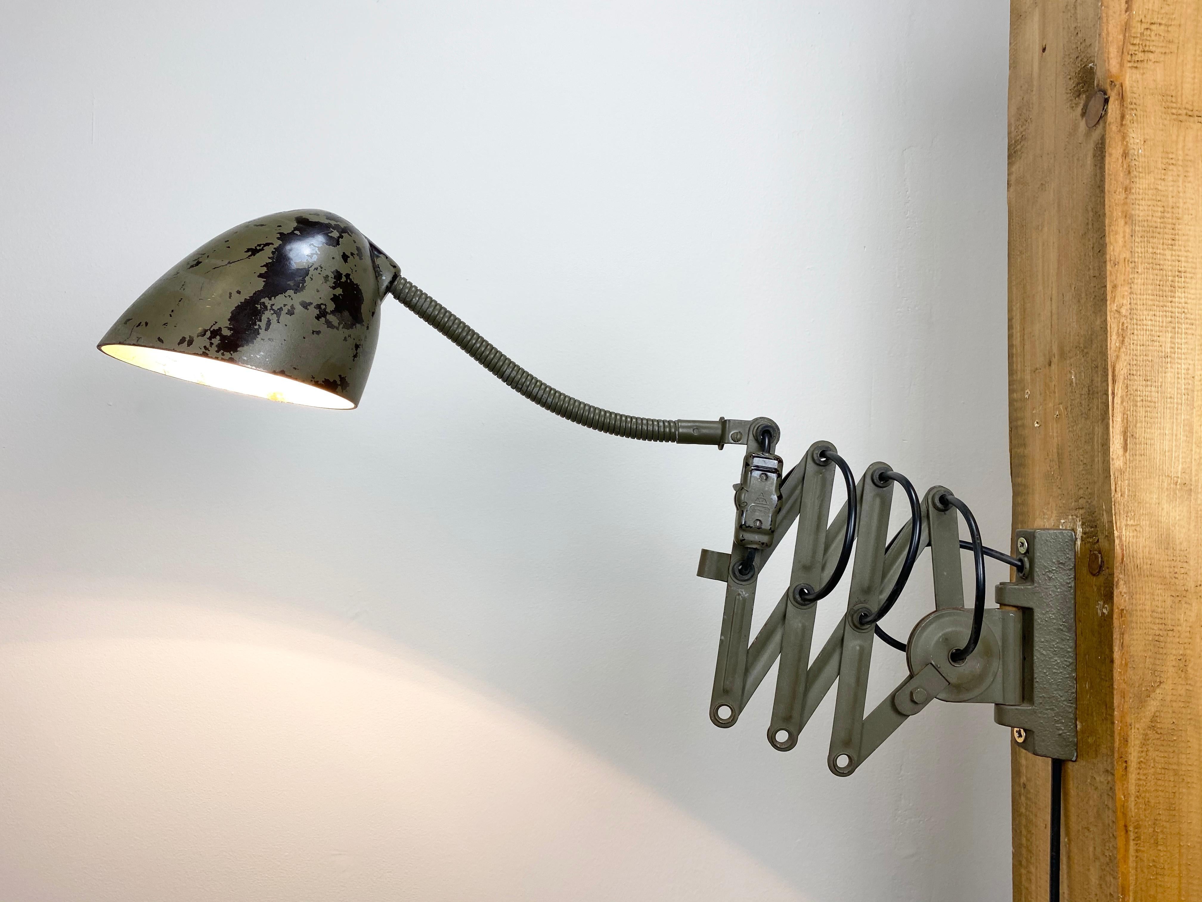 Green Industrial Scissor Wall Lamp from Elektroinstala, 1960s 2