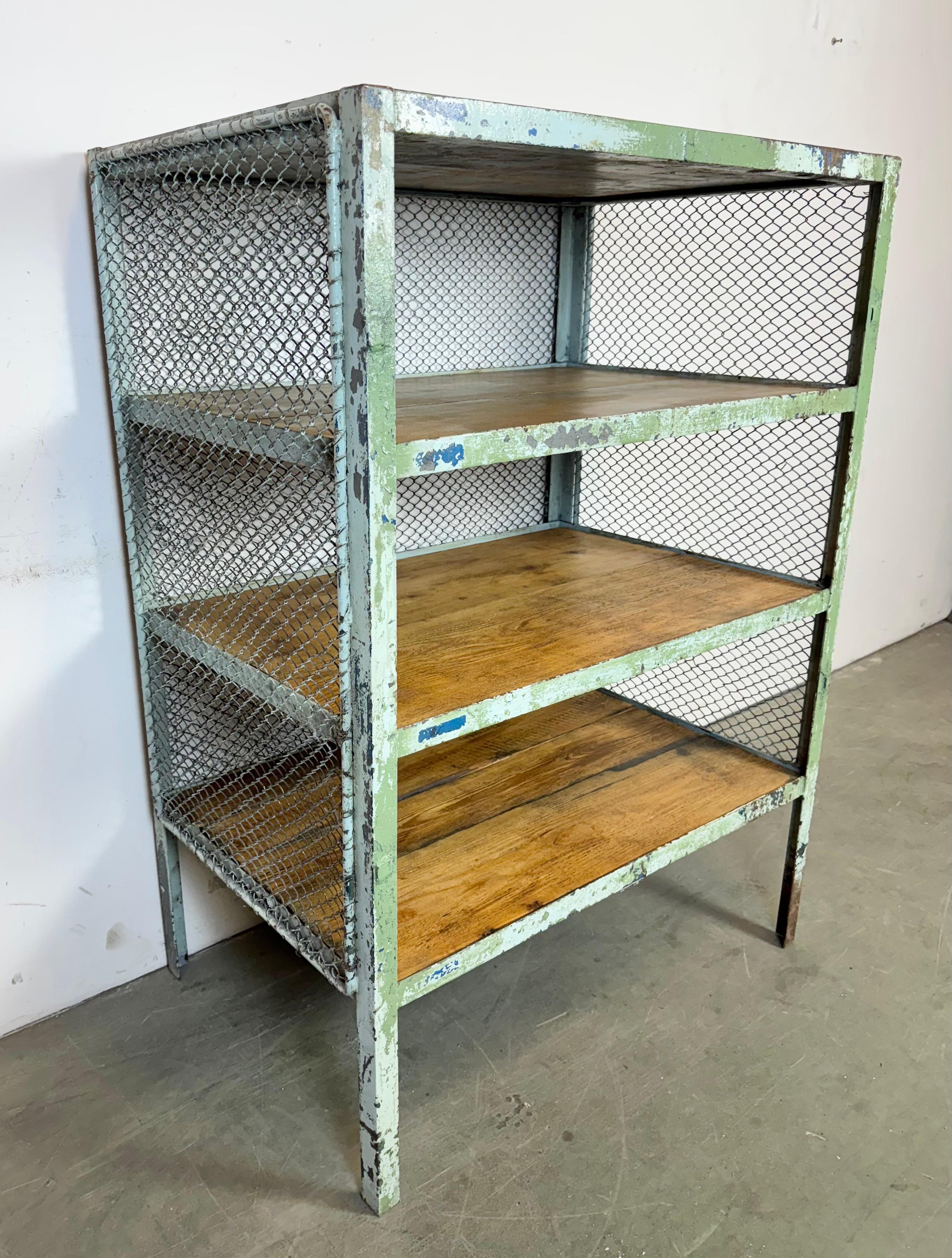 XX secolo Scaffale industriale Greene & Greene, anni '60 in vendita