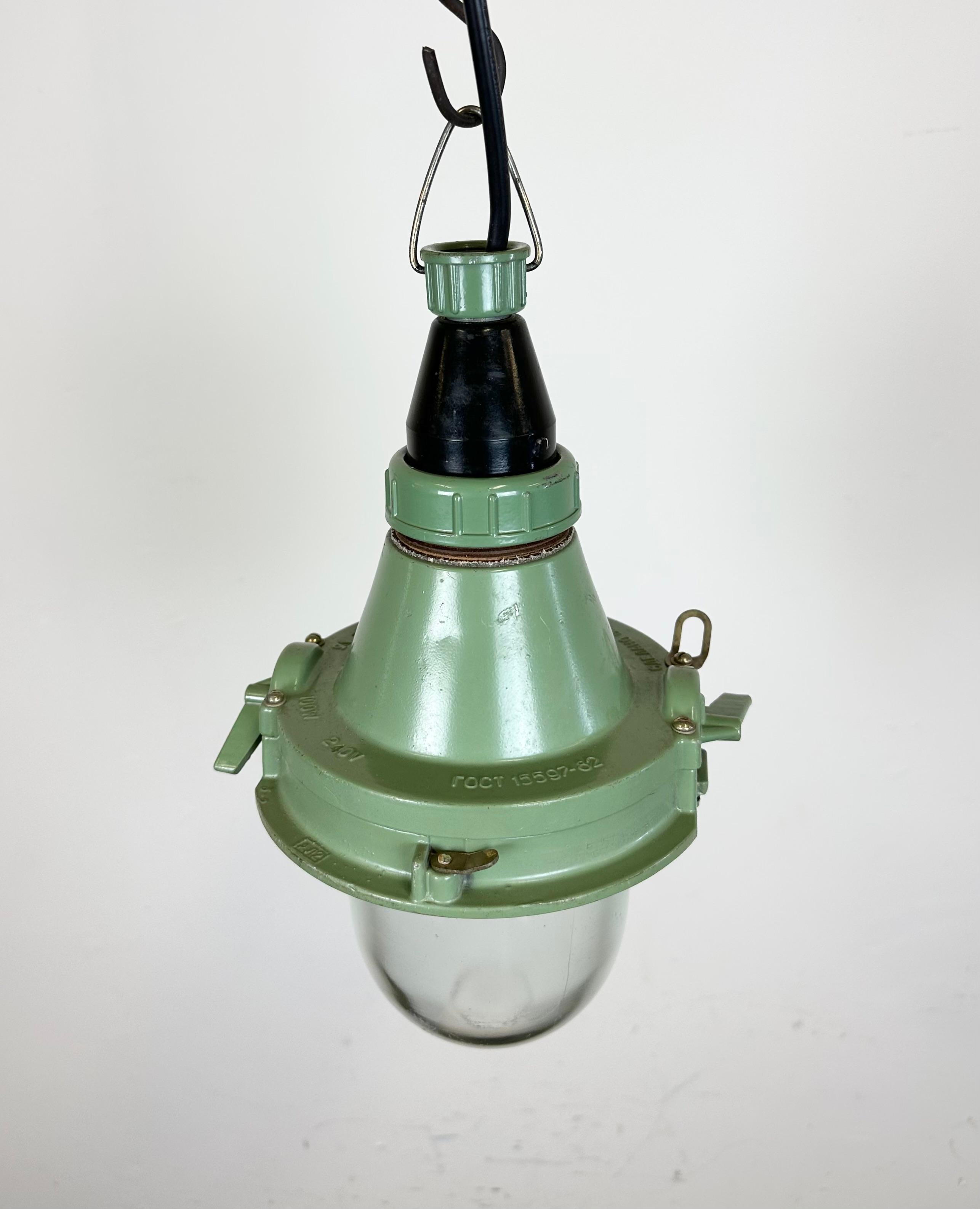 Green Industrial Soviet Pendant Light, 1960s For Sale 5