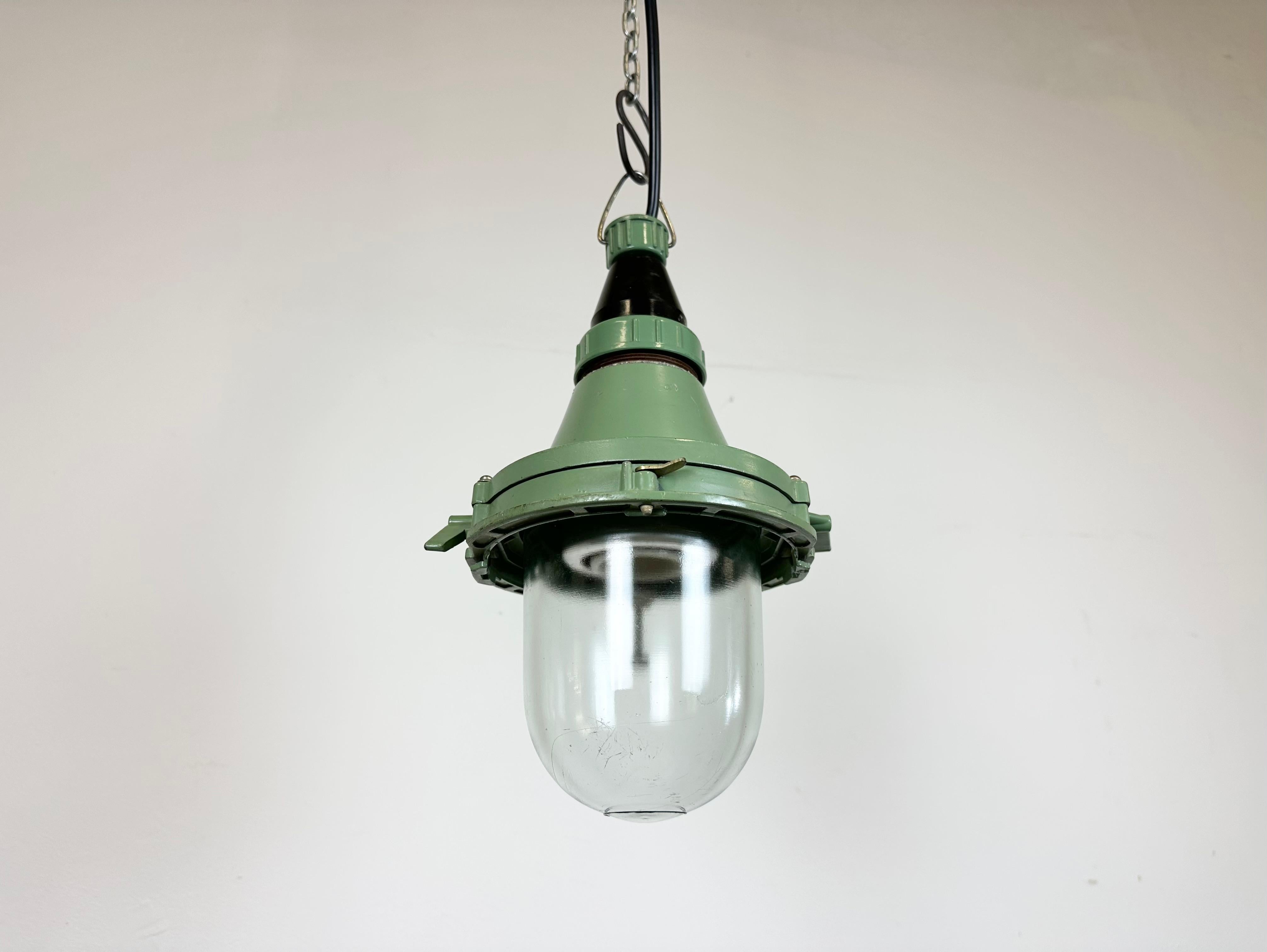 Green Industrial Soviet Pendant Light, 1960s For Sale 6