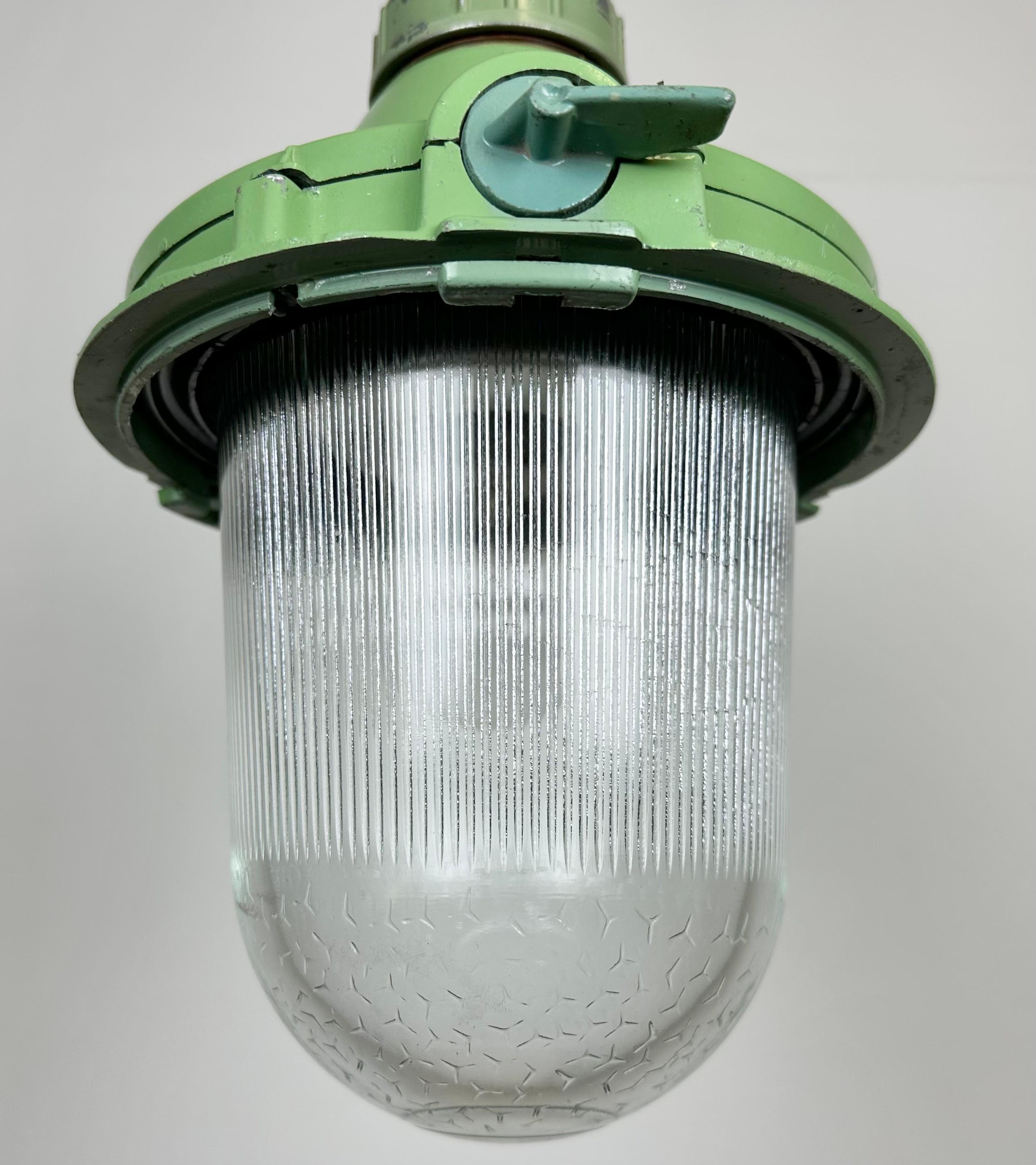 Green Industrial Soviet Pendant Light, 1960s In Good Condition For Sale In Kojetice, CZ
