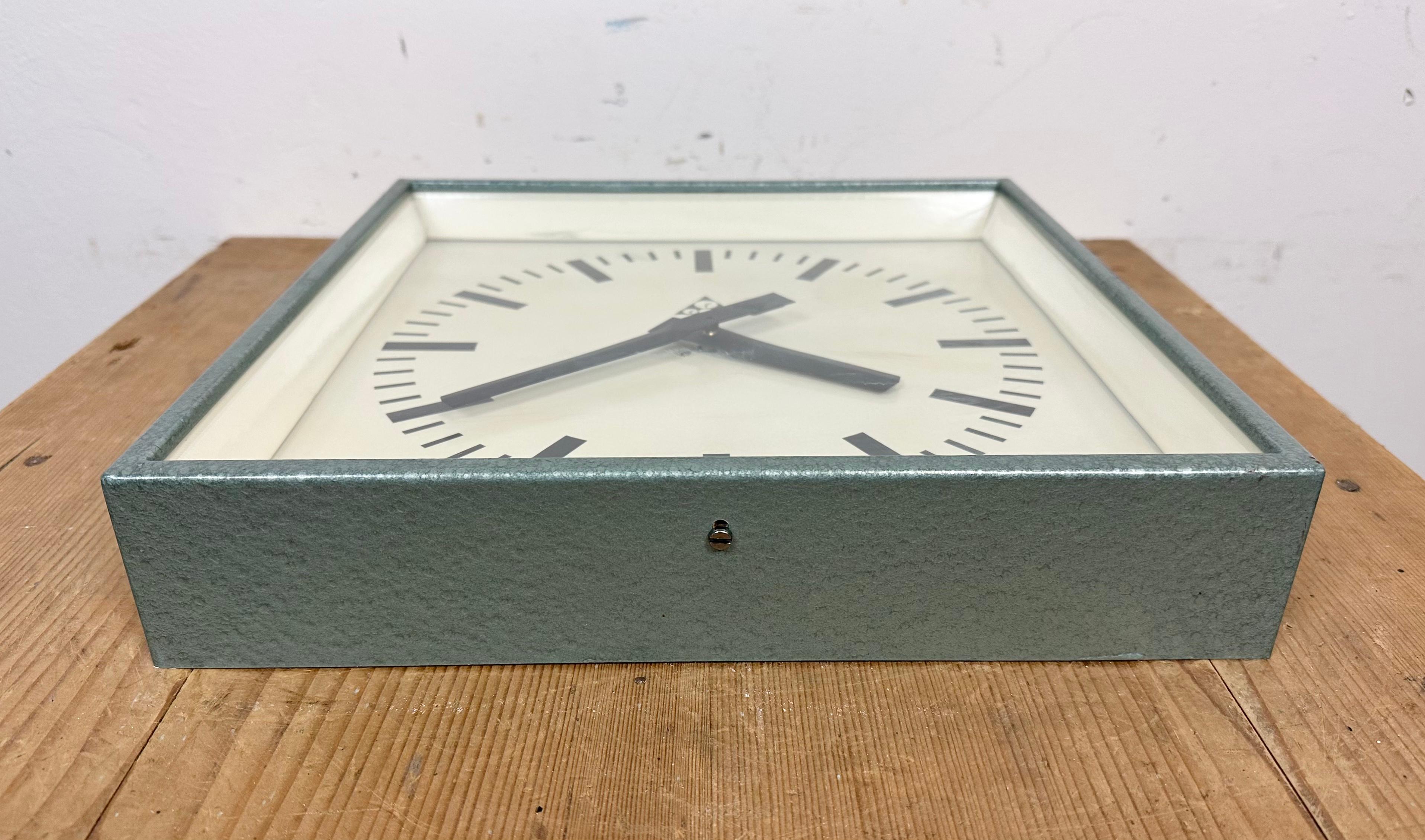 Green Industrial Square Wall Clock from Pragotron, 1970s For Sale 5