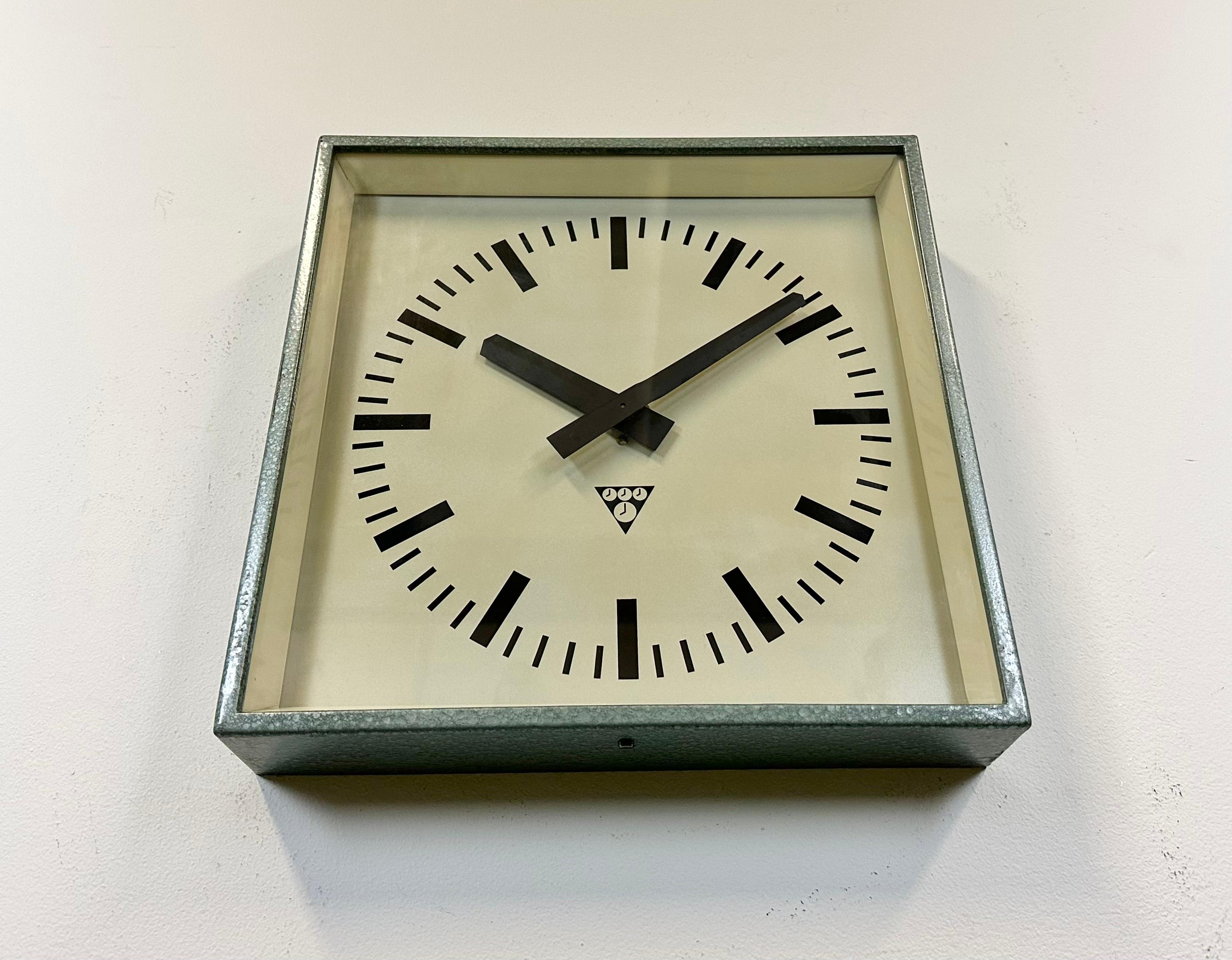 Green Industrial Square Wall Clock from Pragotron, 1970s For Sale 1