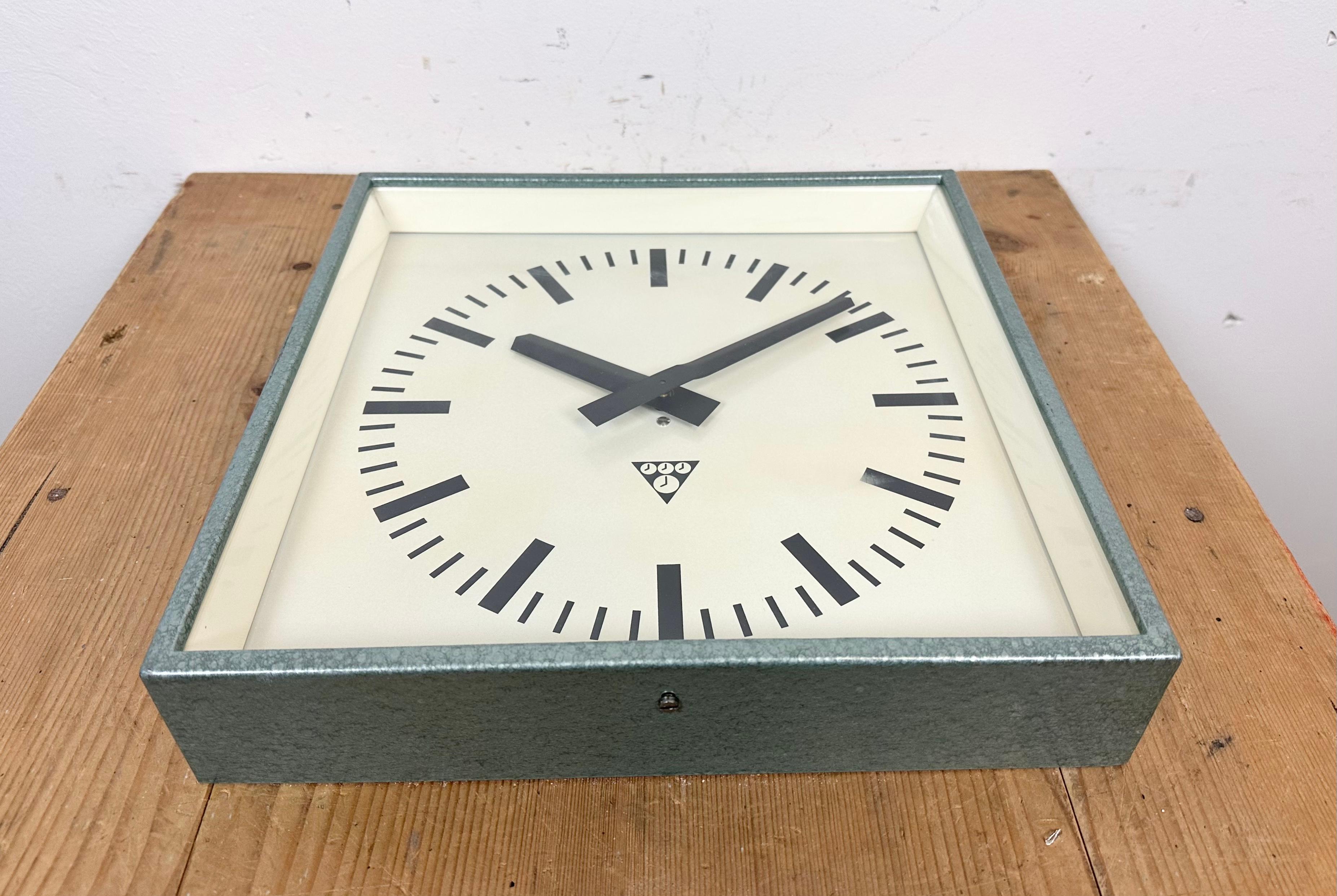 Green Industrial Square Wall Clock from Pragotron, 1970s For Sale 2