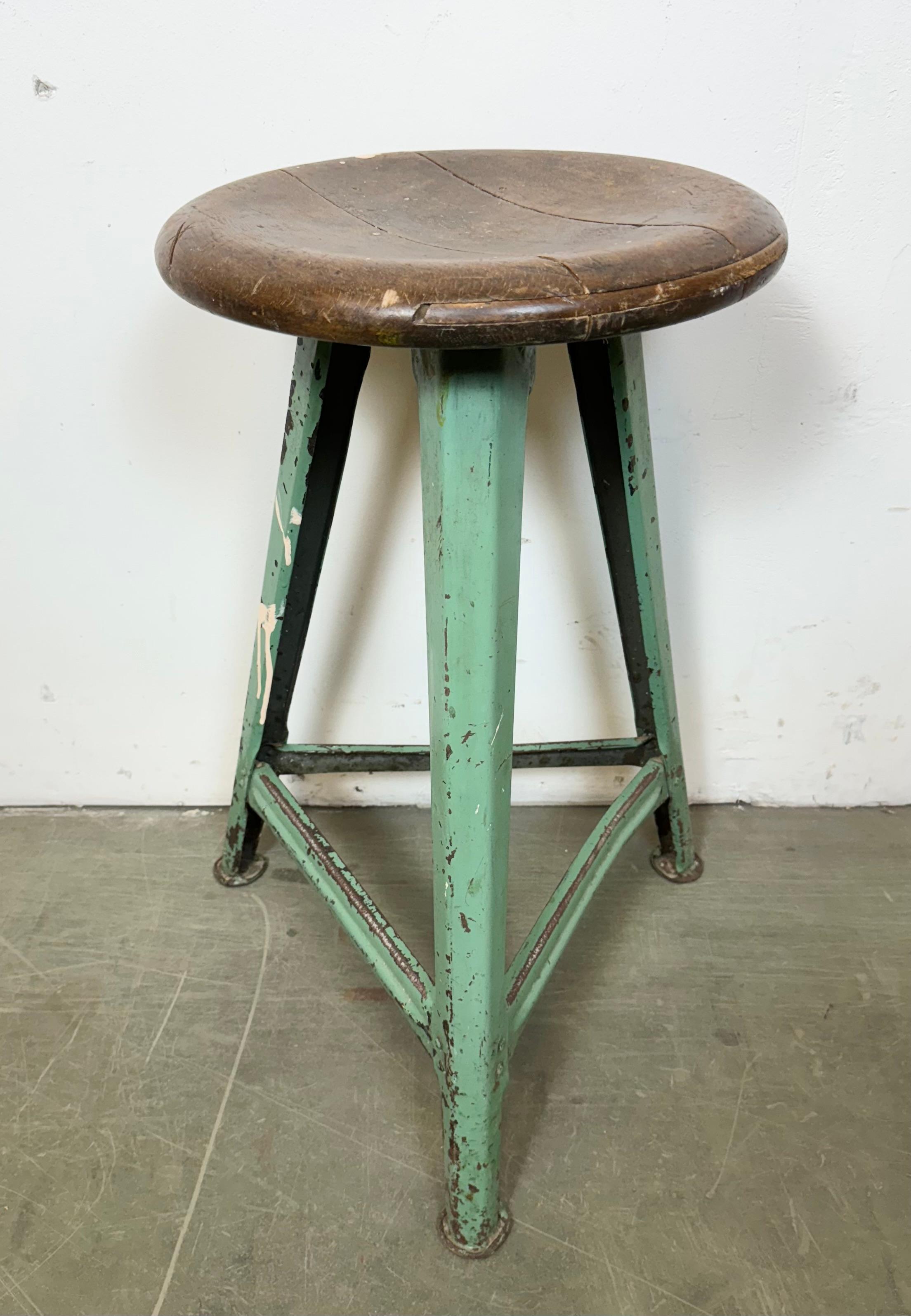 Industriel Tabouret d'atelier industriel vert, années 1960 en vente