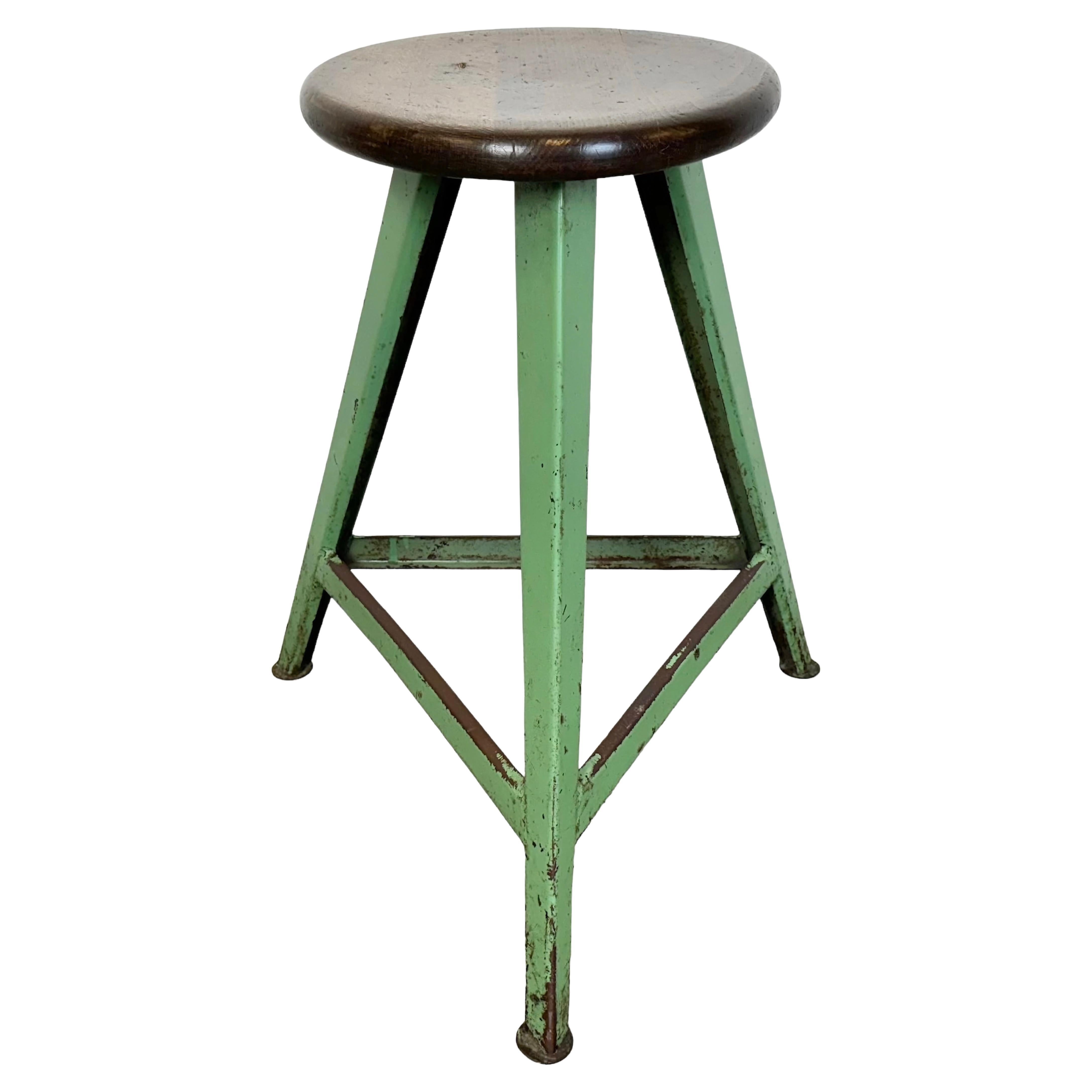 Tabouret d'atelier industriel vert, années 1960 en vente