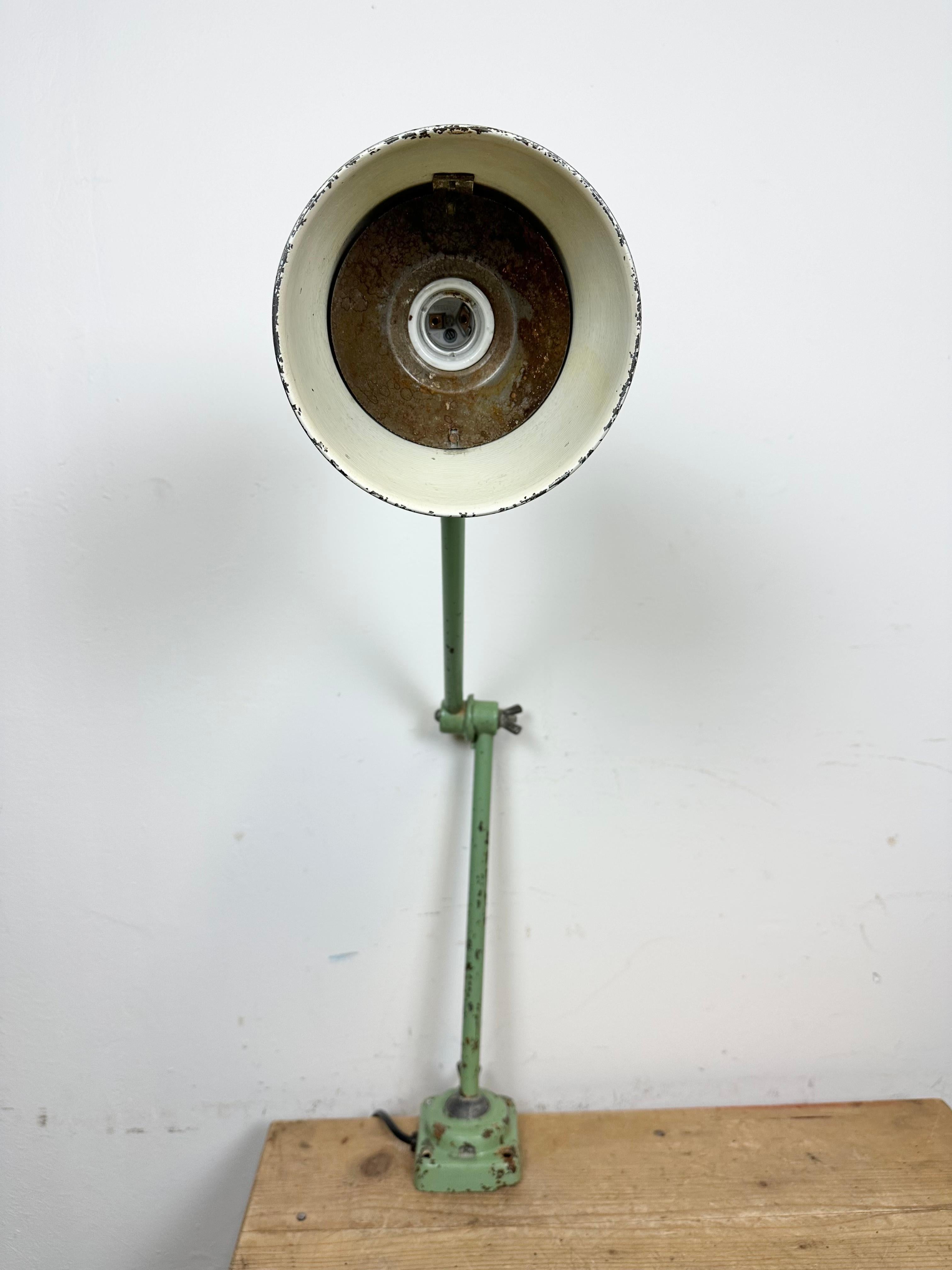 Green Industrial Workshop Table Lamp, 1960s For Sale 10