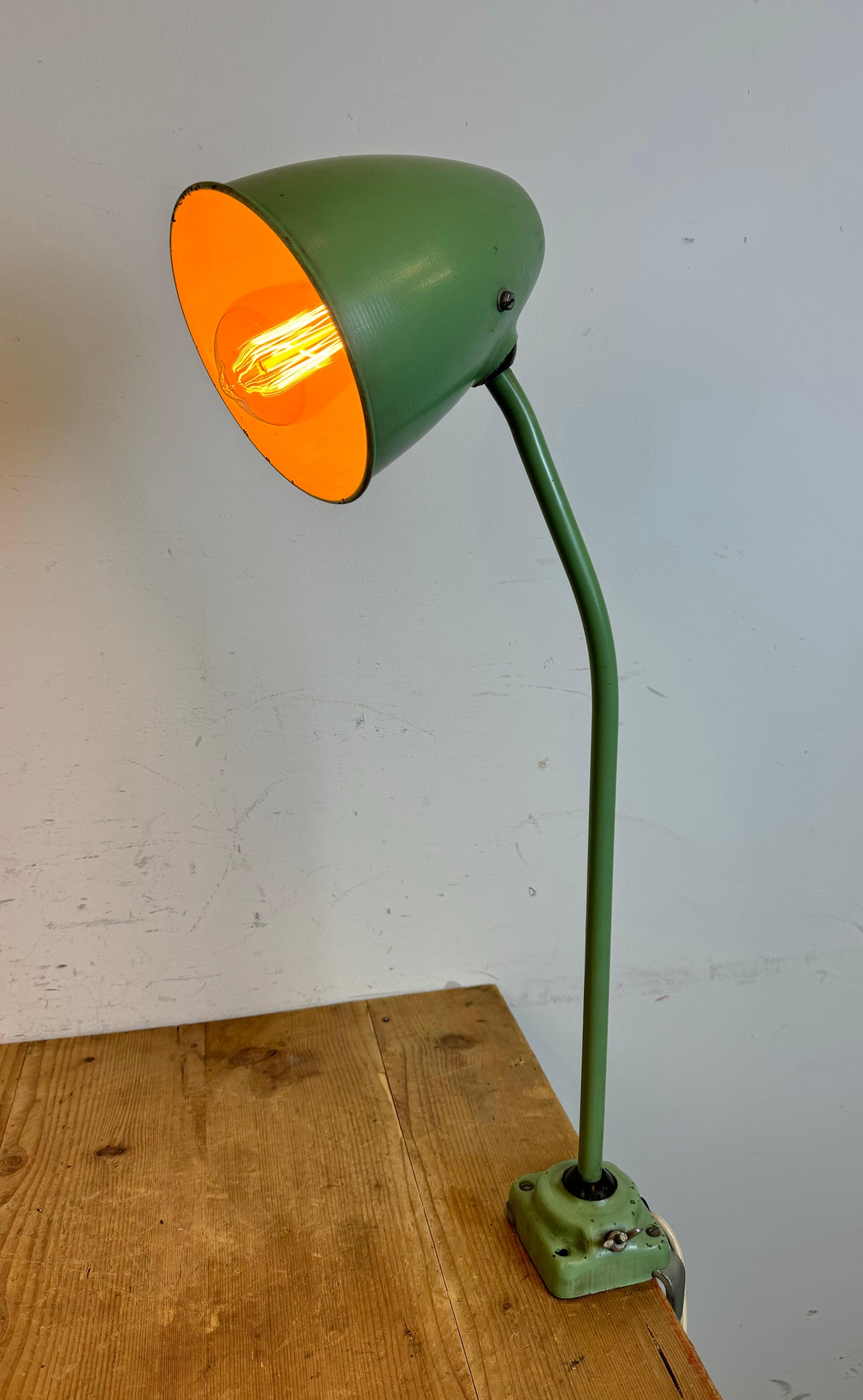 Green Industrial Workshop Table Lamp, 1960s For Sale 14