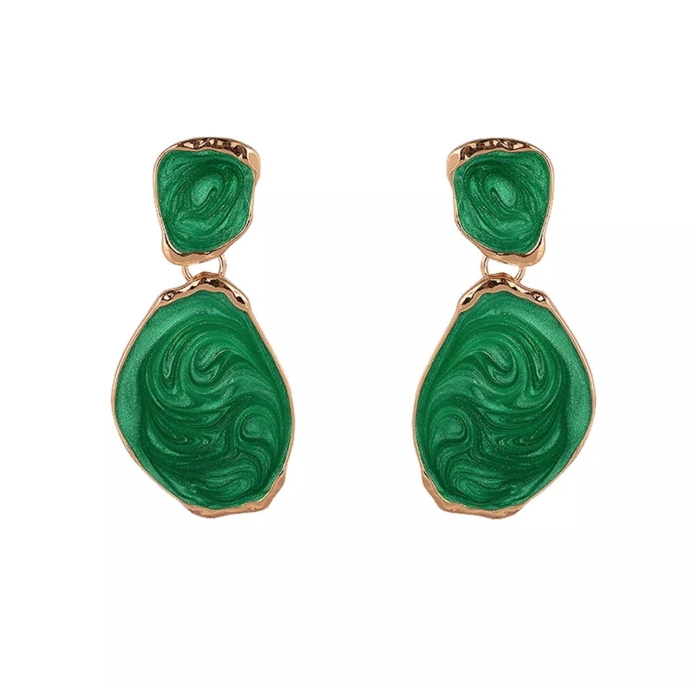 Boucles d'oreilles clips en or avec émail ondulé et texture ovale irrégulière de couleur verte en vente 3