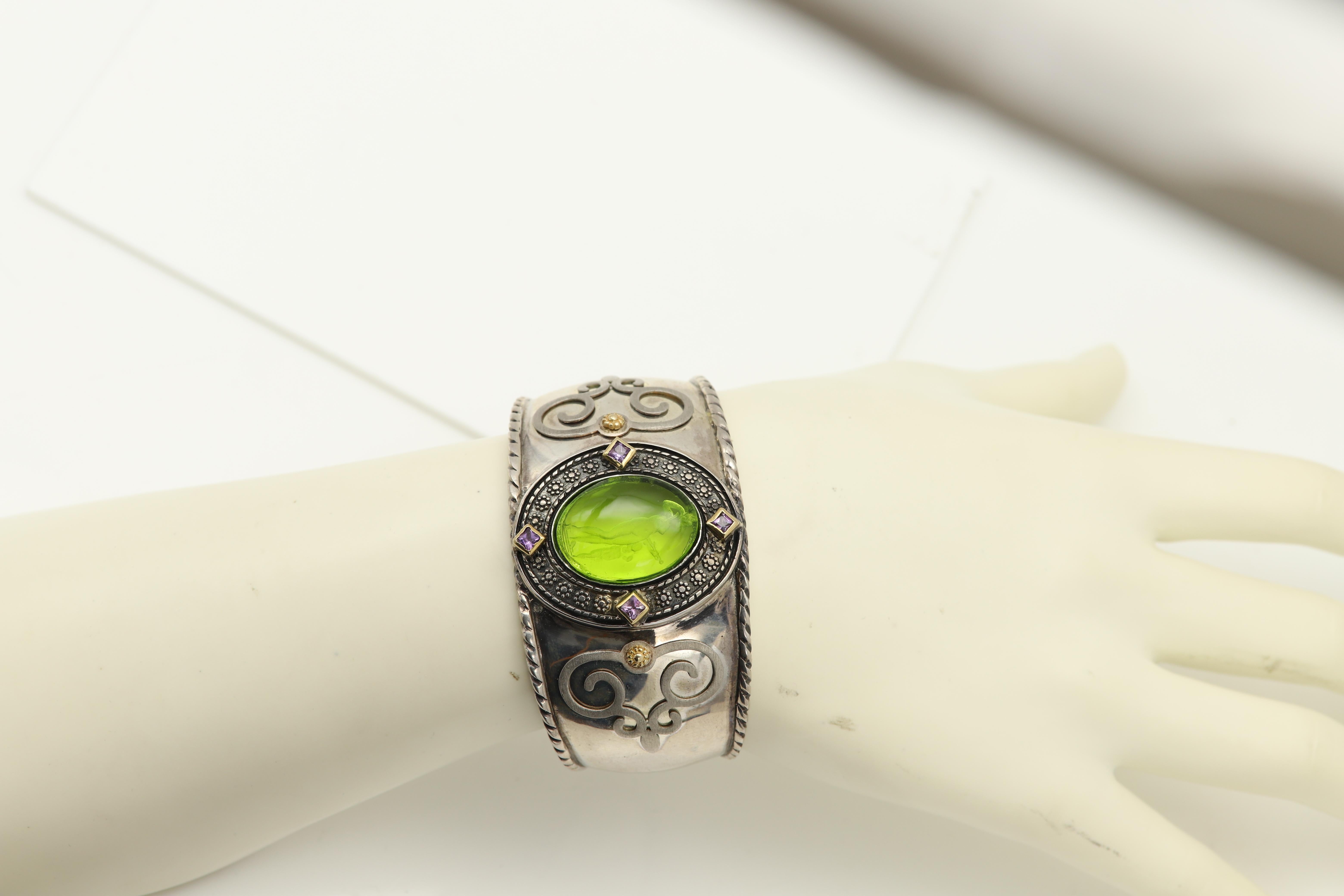Green Italian Murano Glass Cuff Bracelet Glass Cameo of Venus and Cupid Goddess For Sale 3