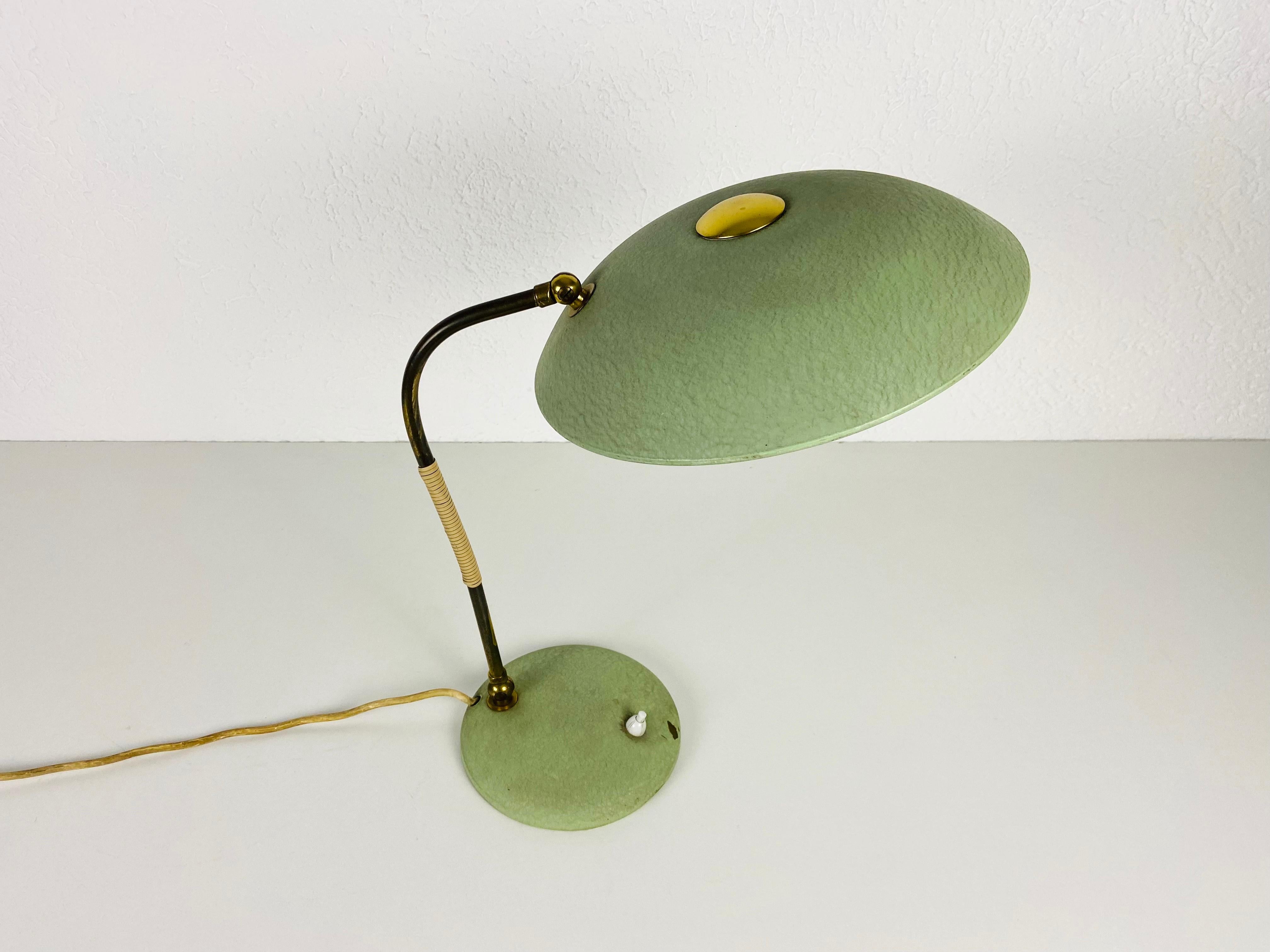 Green Italian Table Lamp in the Style of Stilnovo, 1960s, Italy For Sale 6