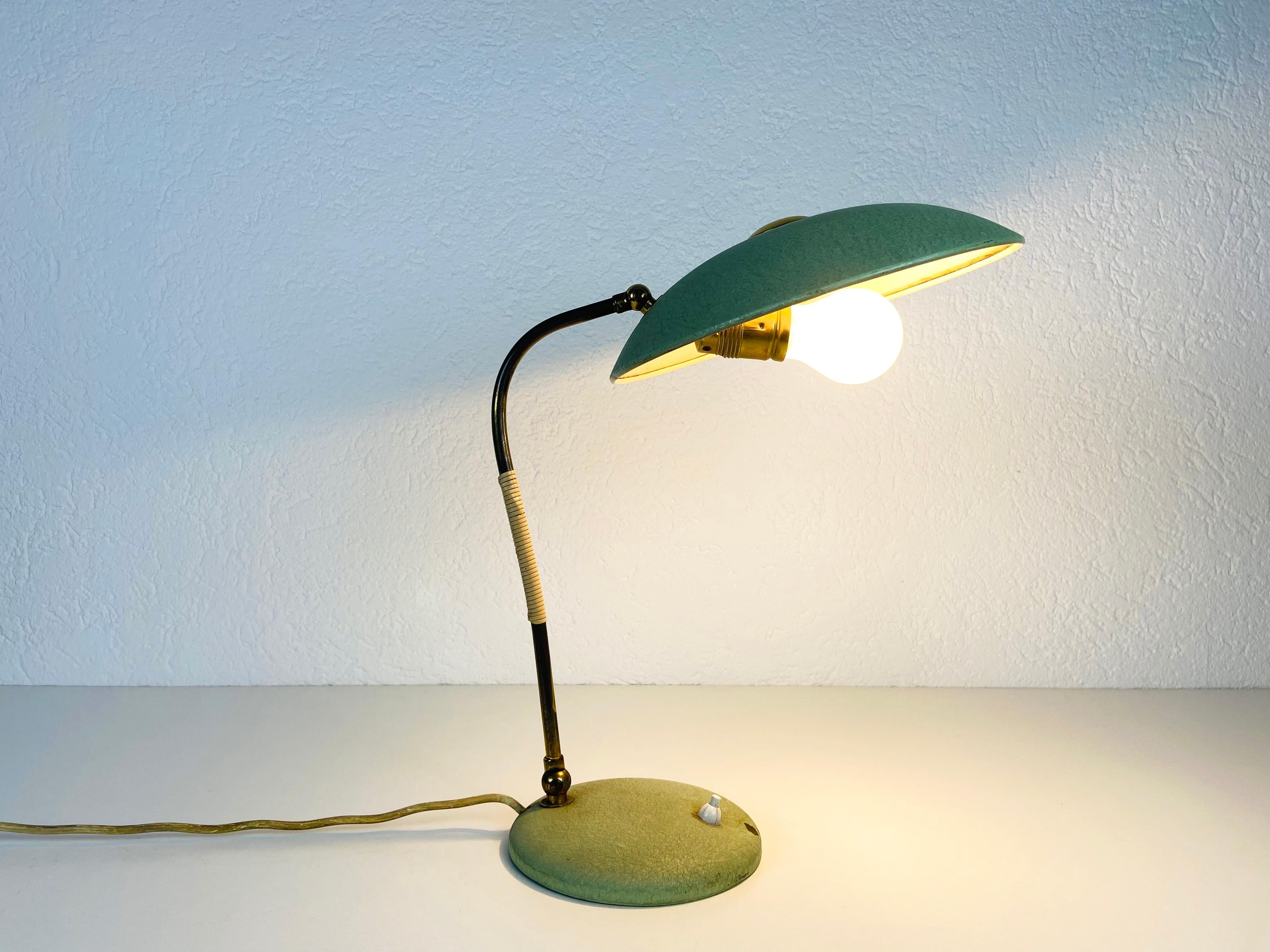 Green Italian Table Lamp in the Style of Stilnovo, 1960s, Italy For Sale 10