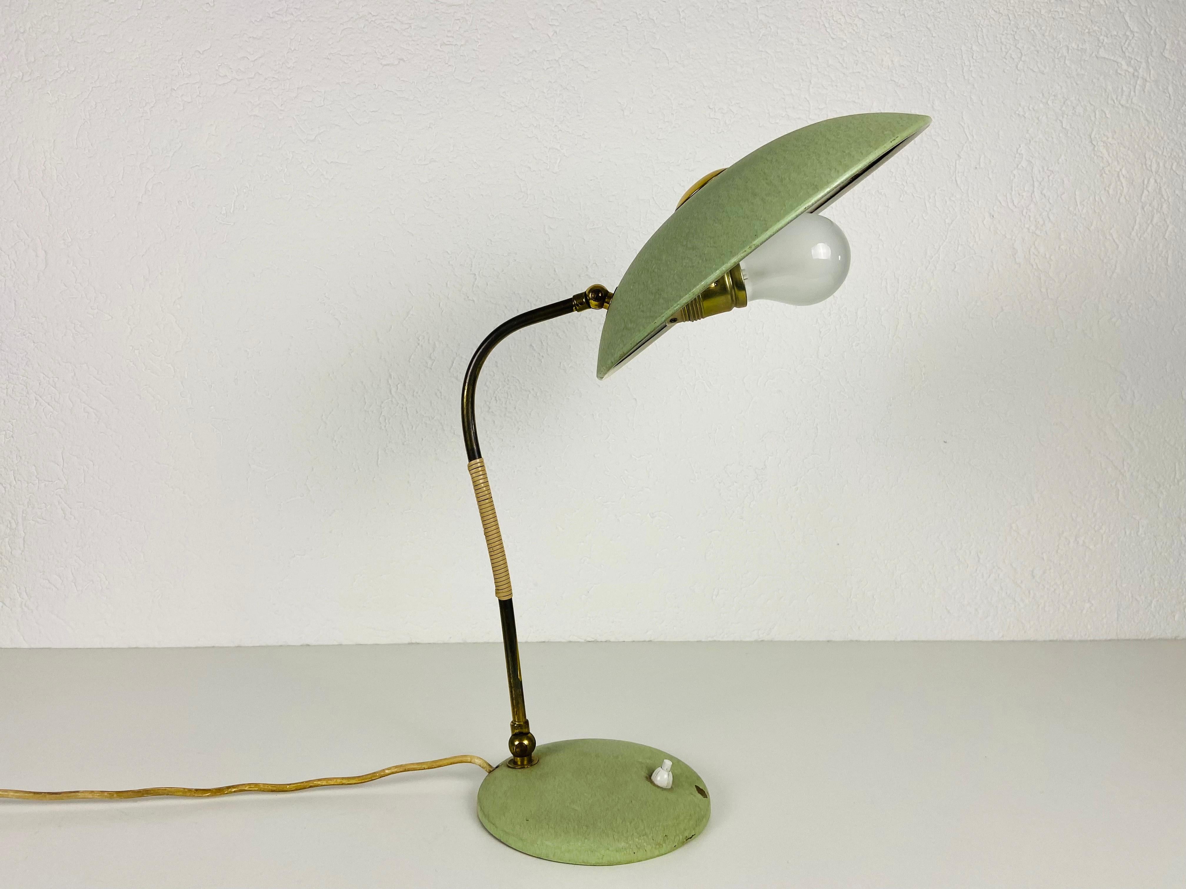 Green Italian Table Lamp in the Style of Stilnovo, 1960s, Italy For Sale 13