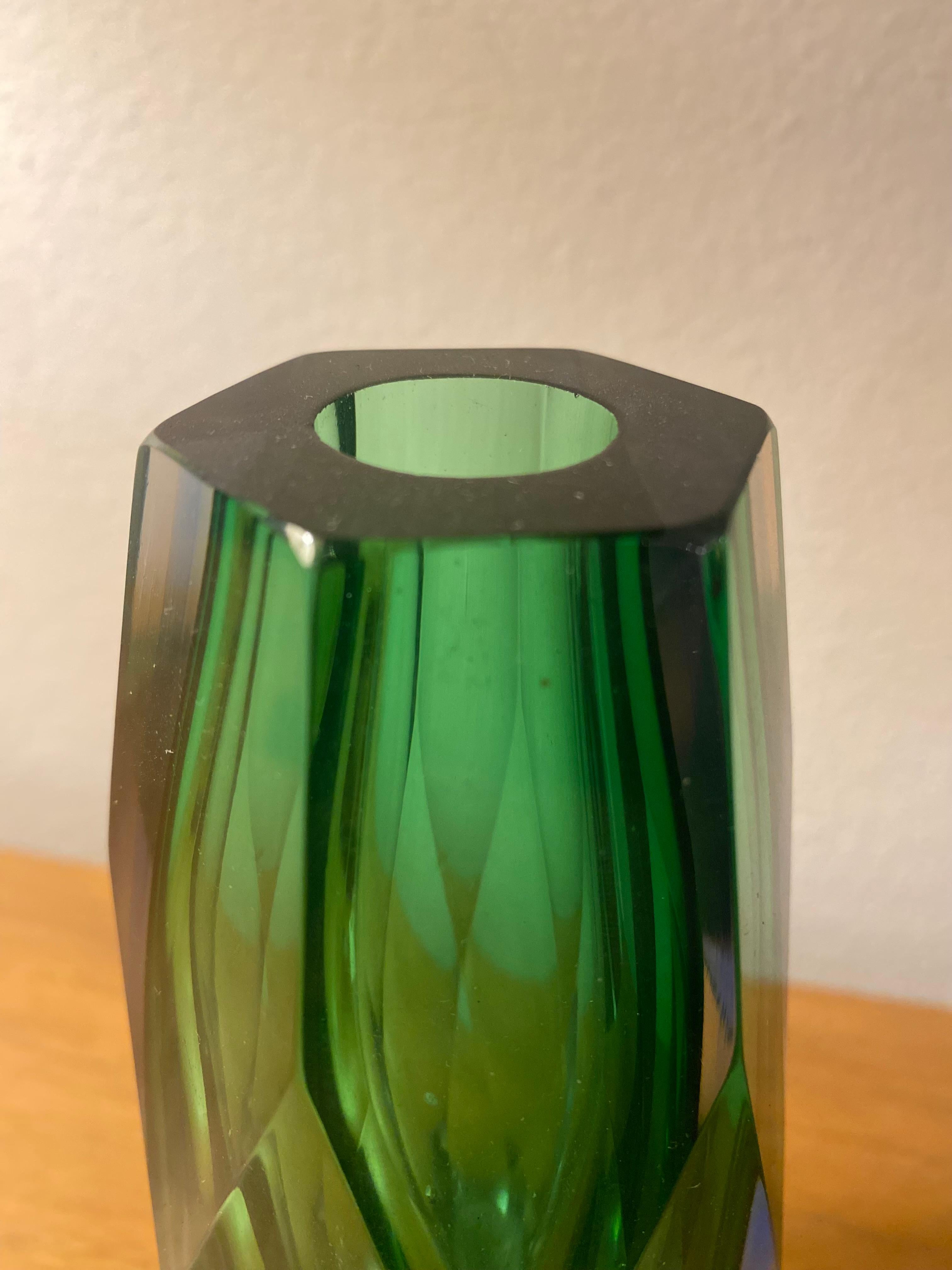 Jarrón verde italiano, Sommerso Murano Glass Flavio Poli para ALESSANDRO MANDRUZZATO Moderno de mediados de siglo en venta