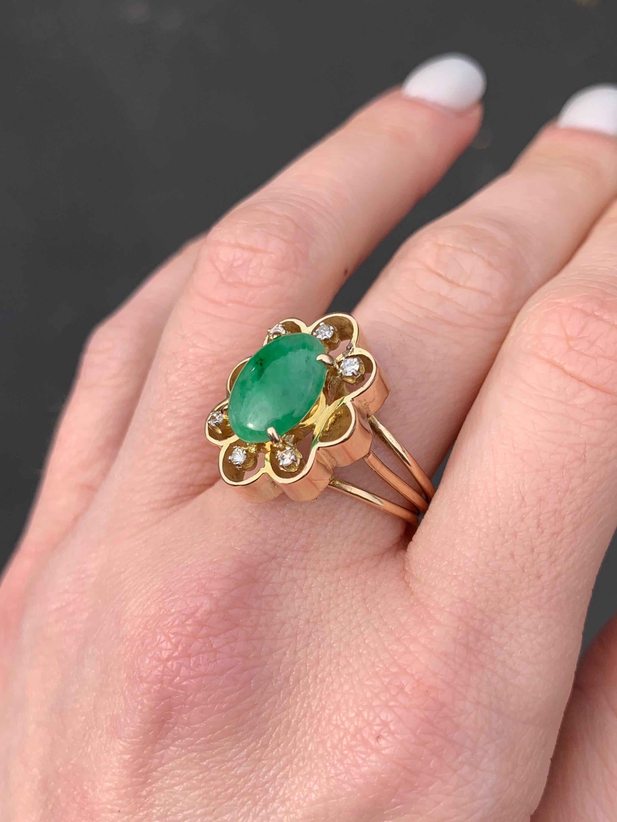 Green Jade and Diamond Floral Yellow Gold Ring For Sale 3