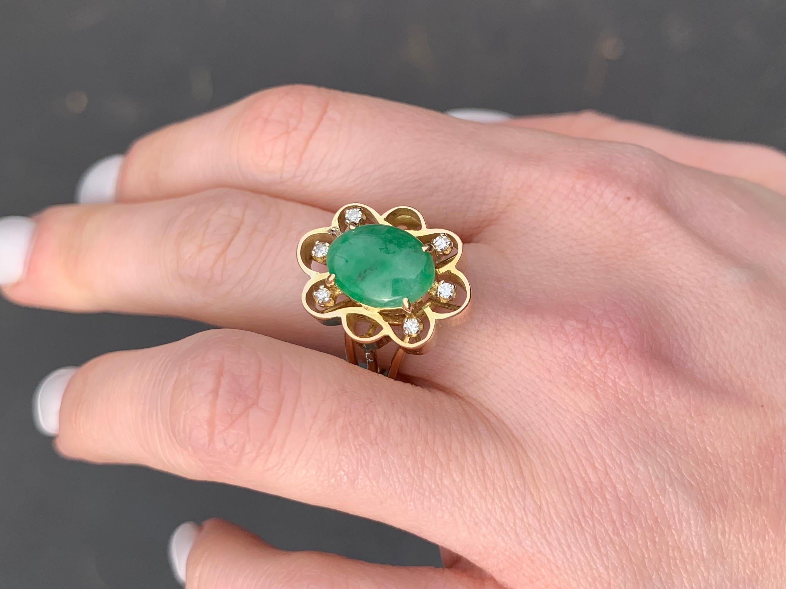 Green Jade and Diamond Floral Yellow Gold Ring For Sale 4