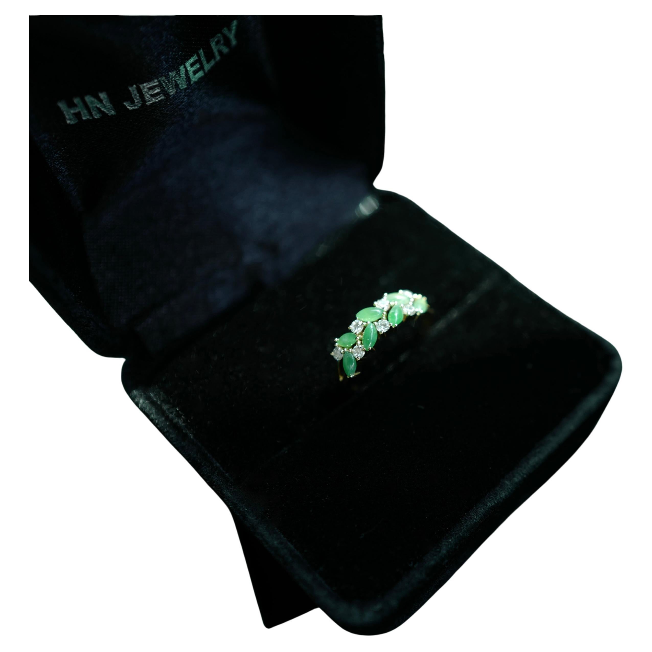 En vente :  Anneau de mariage en or jaune 18K en jade vert et diamant