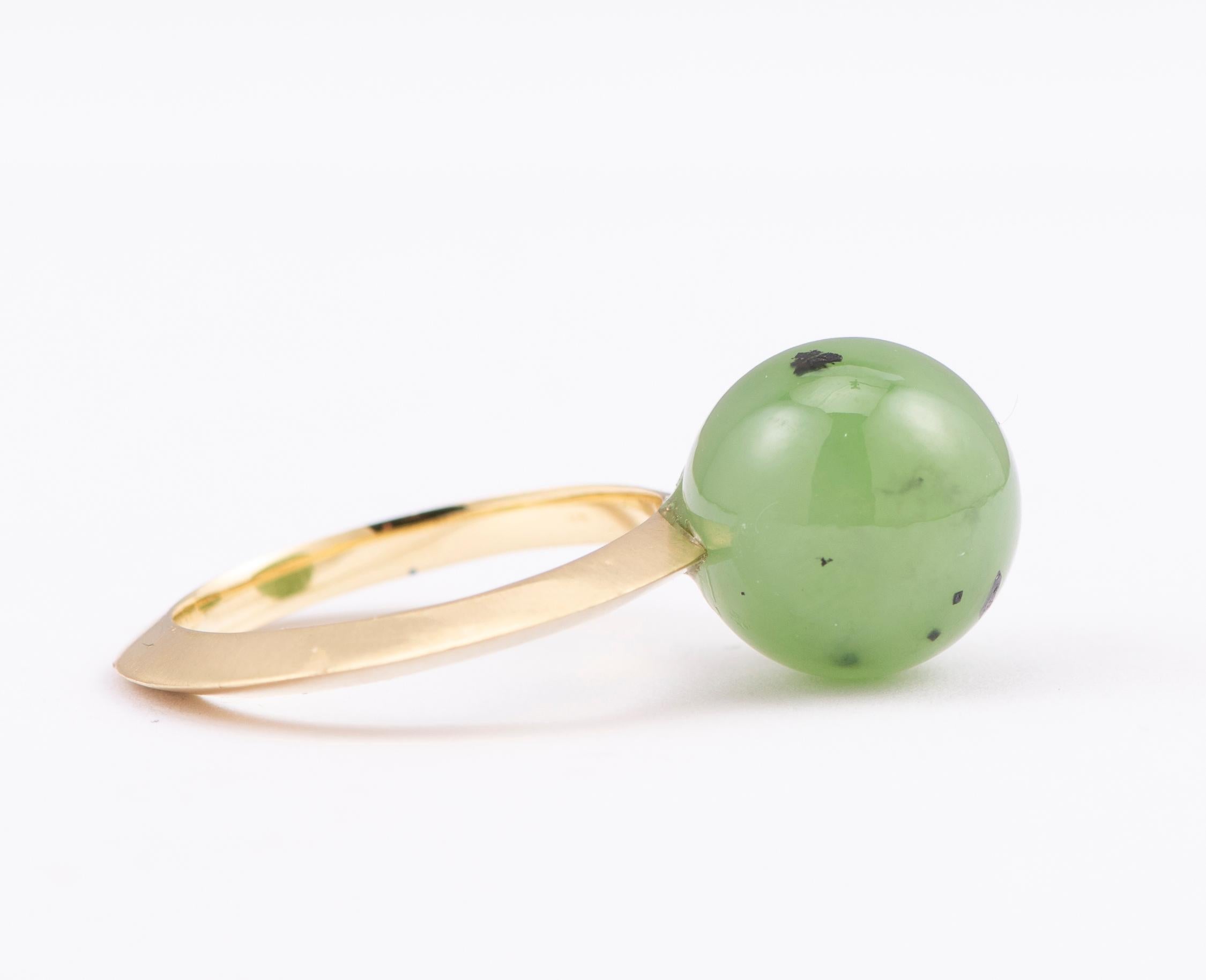 This playful ring can be stacked with our Lapis Lazuli Ball Ring, also listed!  Or wear alone to add a pop of vibrant green to your outfit. A great style for summertime!

12mm Spherical Jade with 18k yellow gold

Finger size 6.75

Los Angeles-based