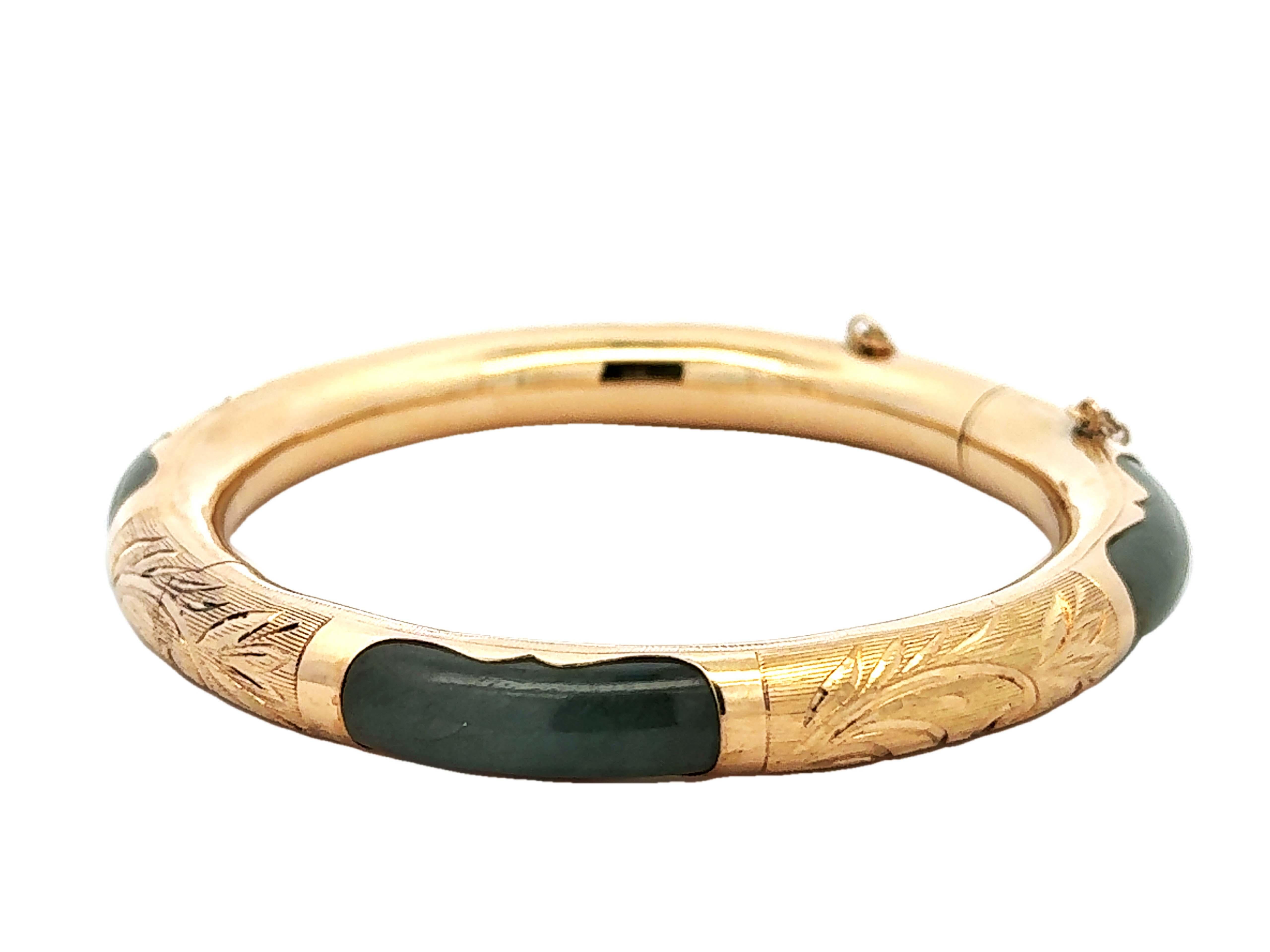 Green Jade Bangle 14k Yellow Gold In Excellent Condition In Honolulu, HI