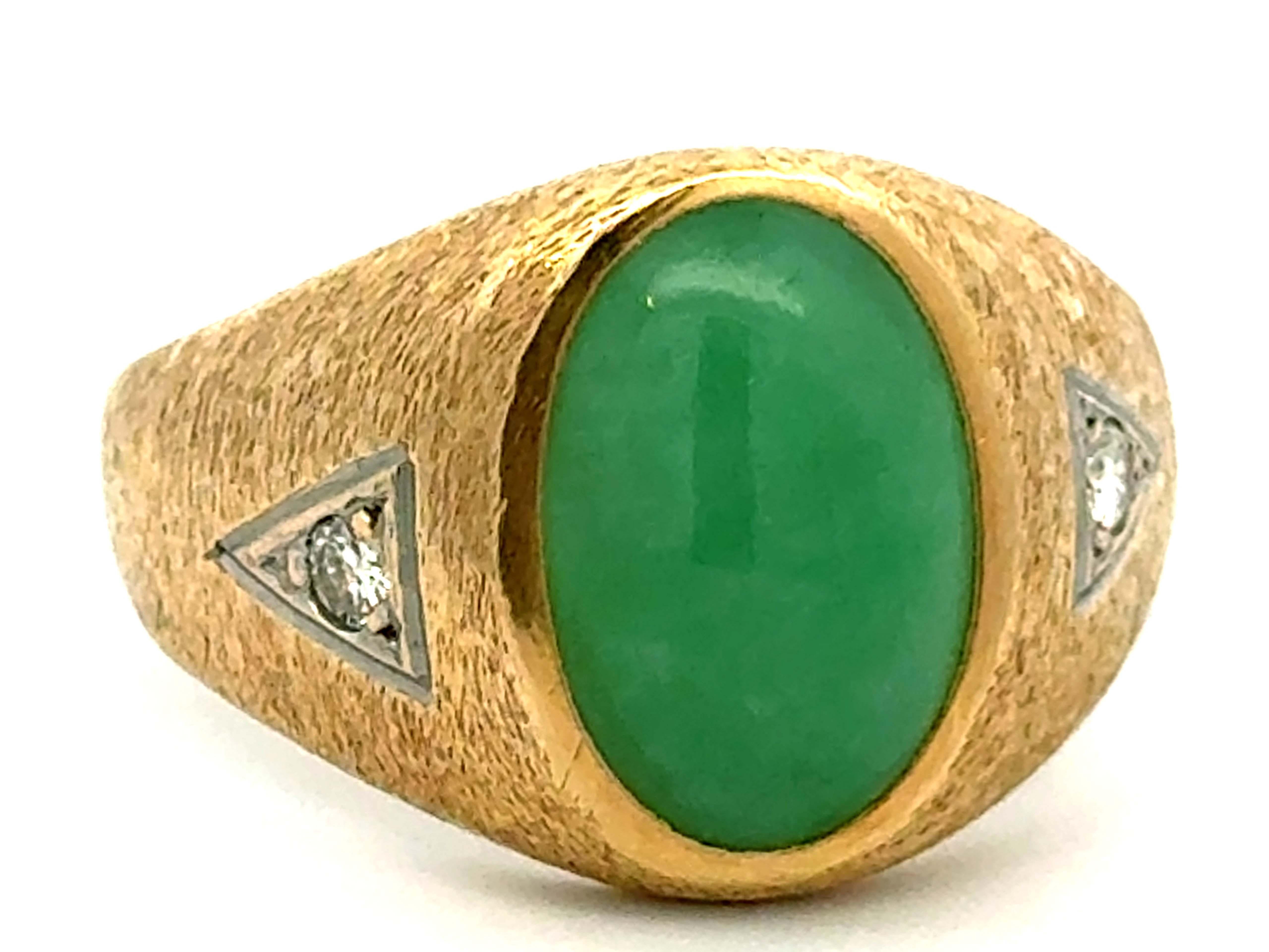 Brilliant Cut Green Jade Cabochon and 2 Side Diamonds Satin Finish 14k Yellow Gold Ring For Sale