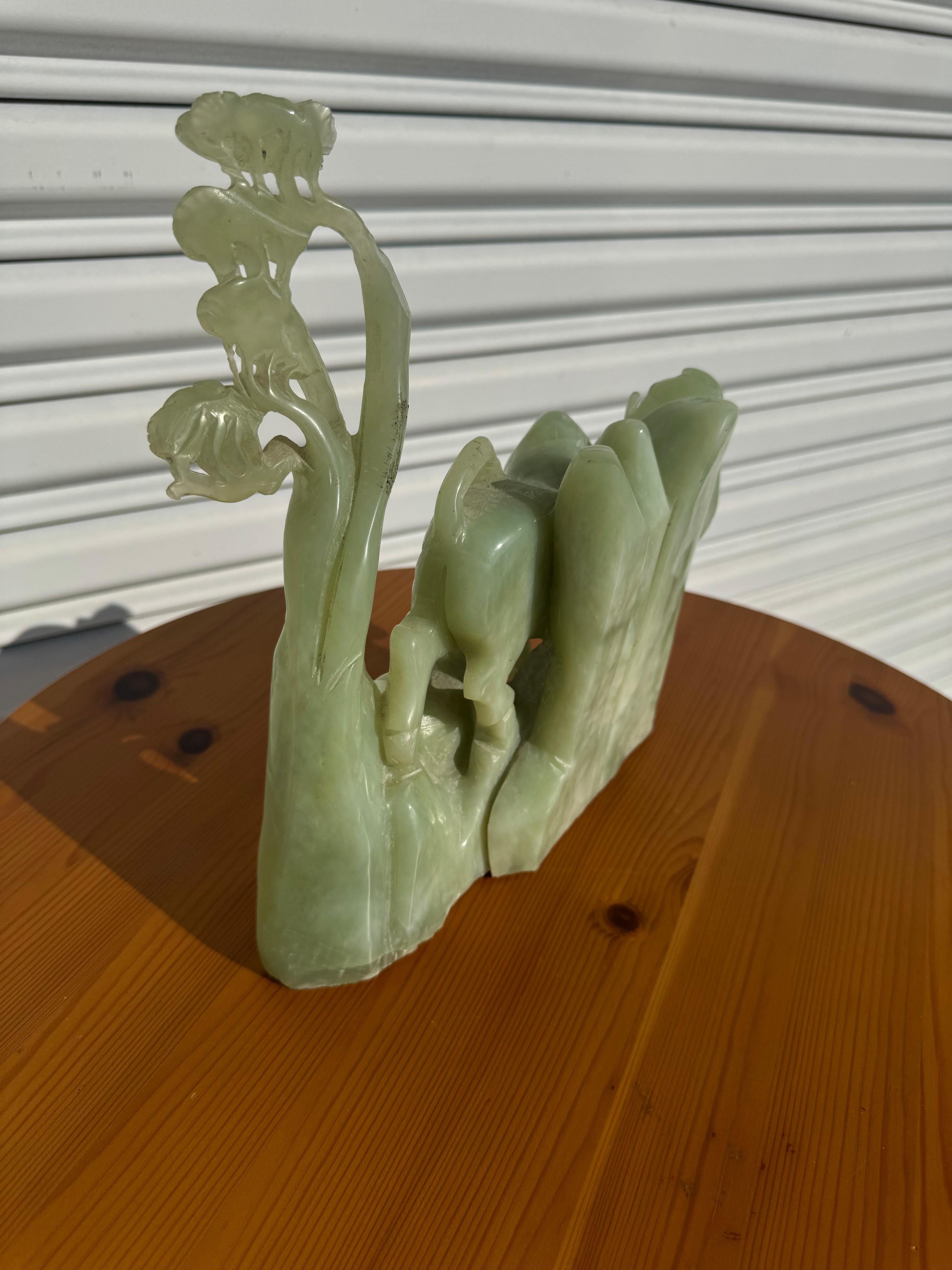 Scultura di mucca di giada verde e vitello da latte In condizioni buone in vendita a Pasadena, TX