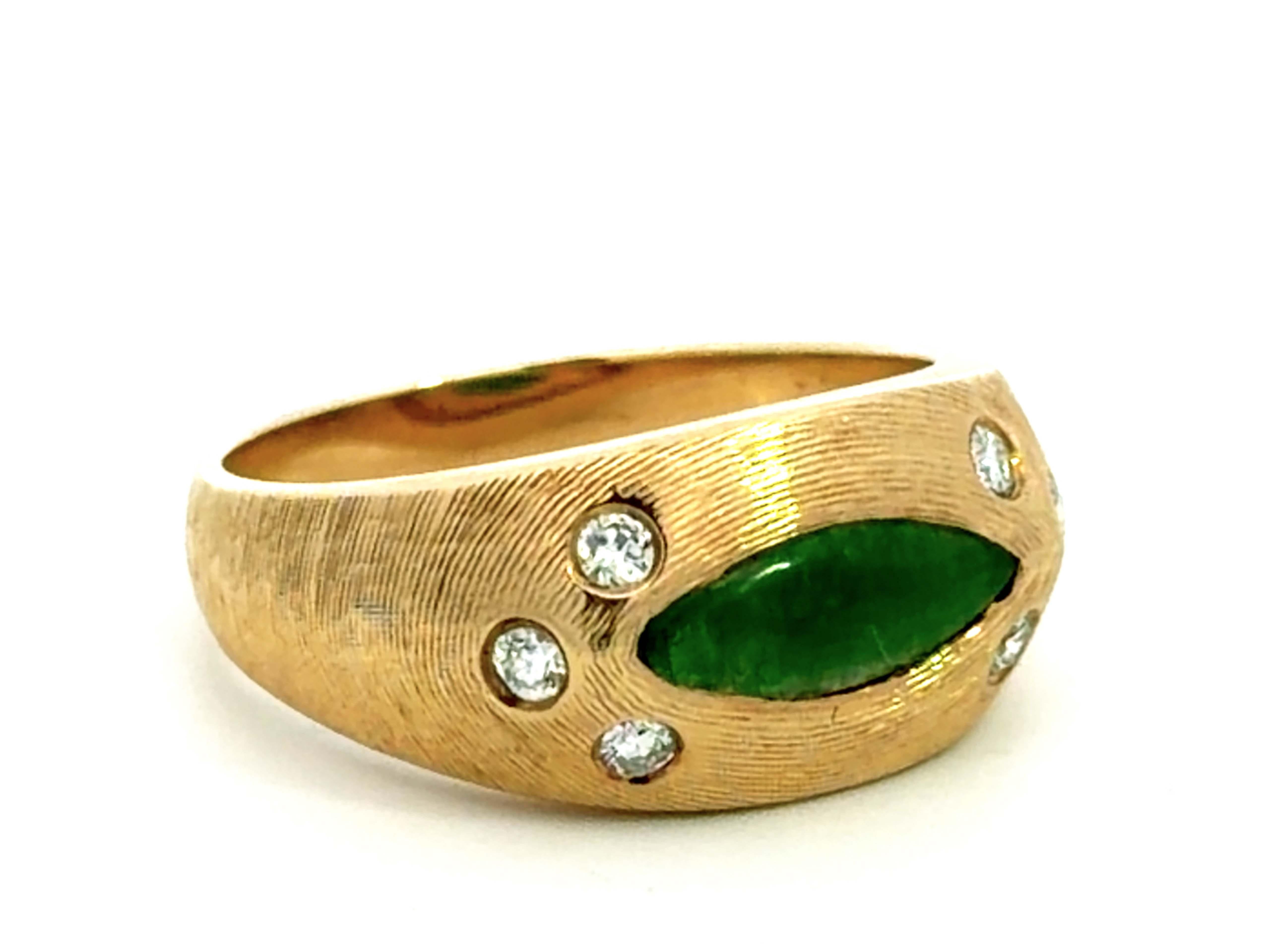 Taille Marquise Bague en or jaune 14k Jade vert diamant satiné en vente