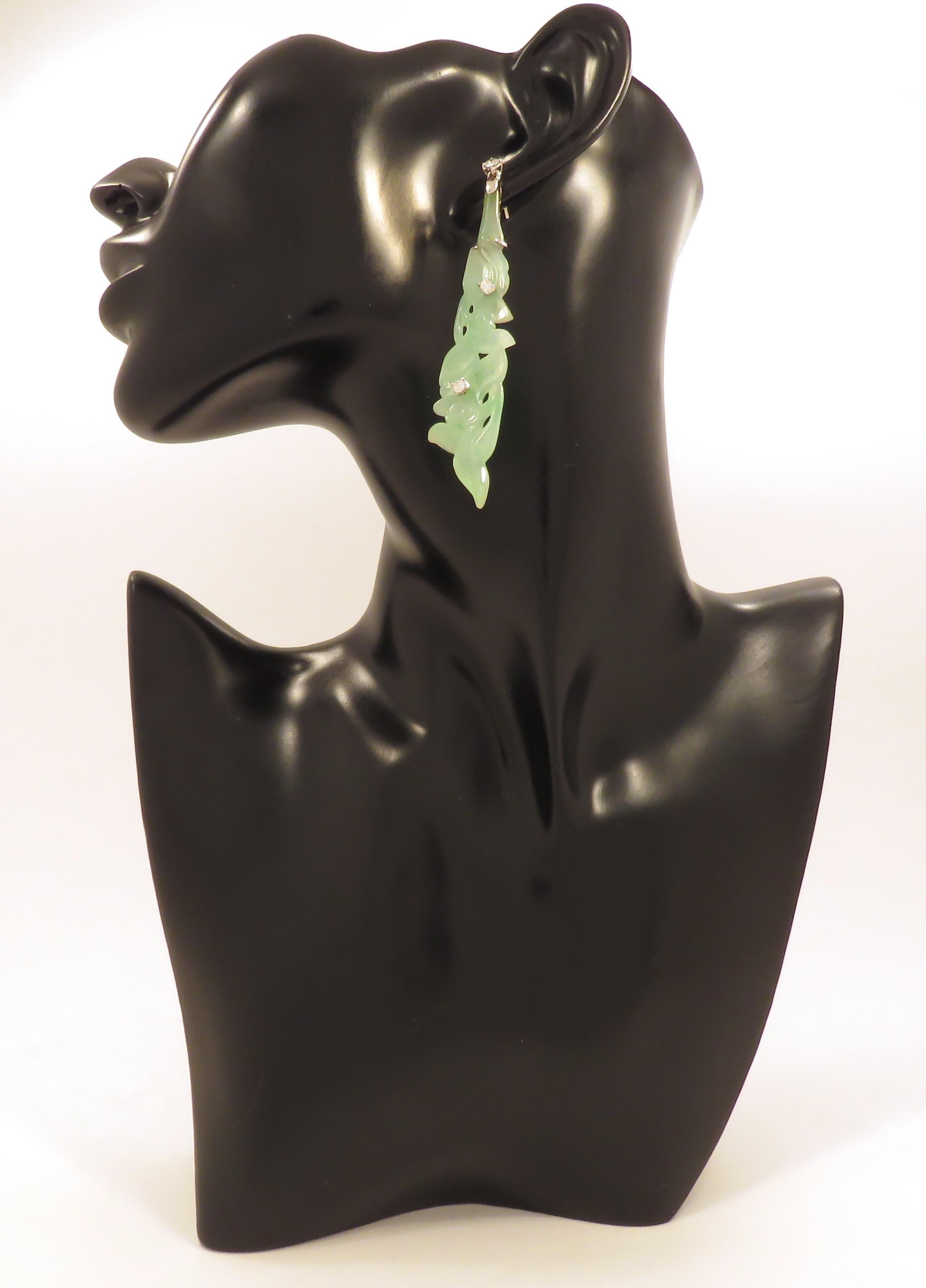 Green Jade Diamonds 18 Karat White Gold Dangle Single Earring Handcrafted In New Condition For Sale In Milano, IT