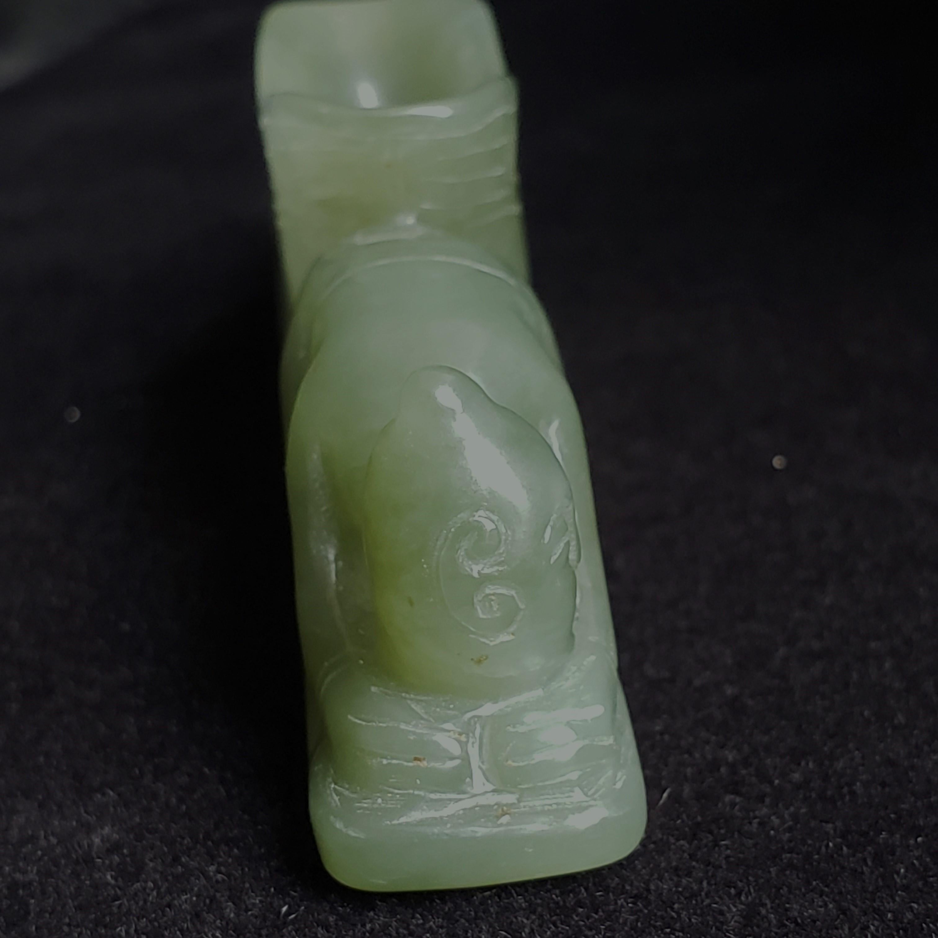 Green Jade Paperweight with Water Dropper, 19th Century For Sale 1