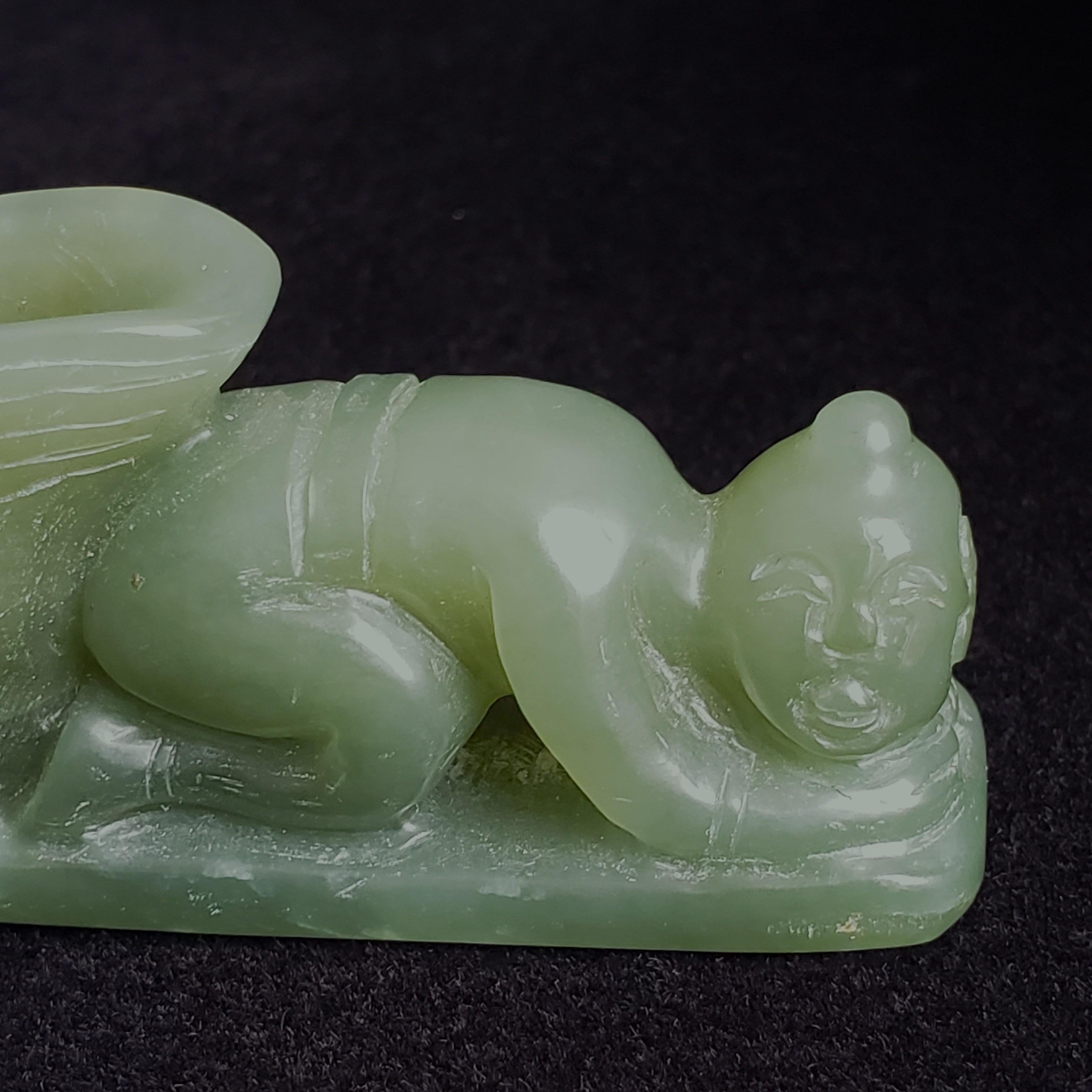 Green Jade Paperweight with Water Dropper, 19th Century In Good Condition For Sale In San Diego, CA