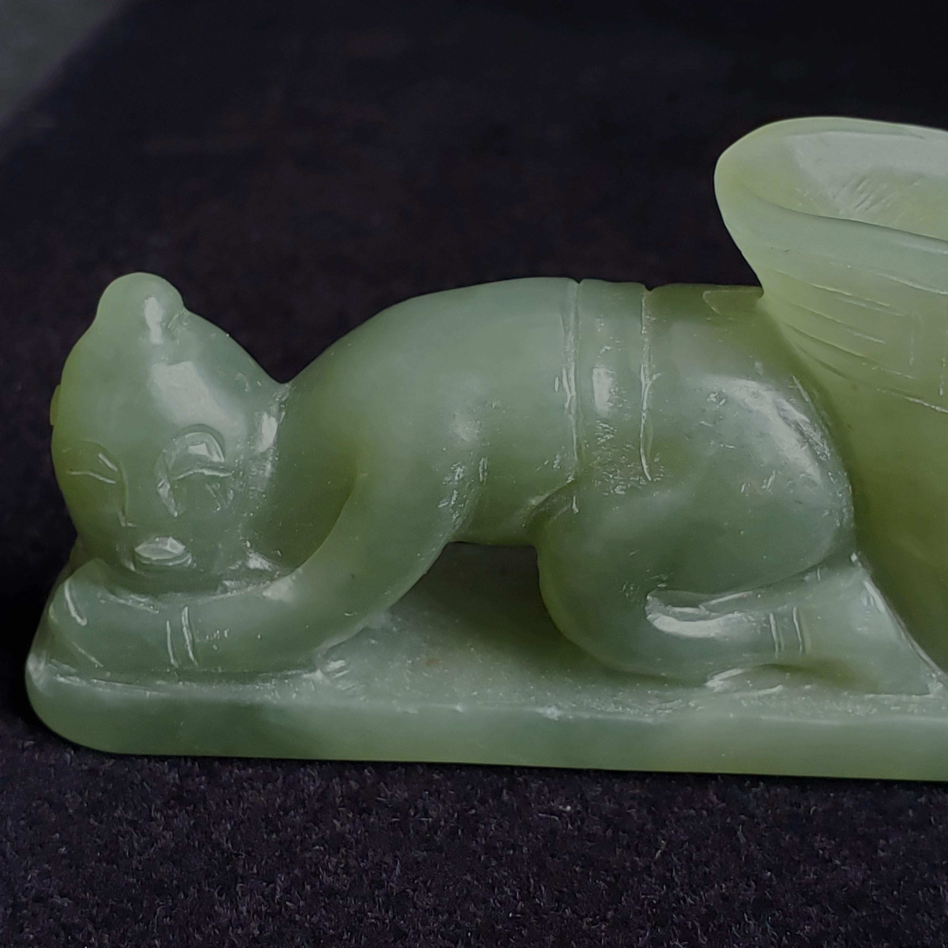 Green Jade Paperweight with Water Dropper, 19th Century For Sale 2