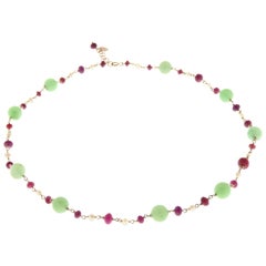 Collier ras du cou en or rose 9 carats avec jade vert, rubis rouge et perles blanches, fabriqué à la main