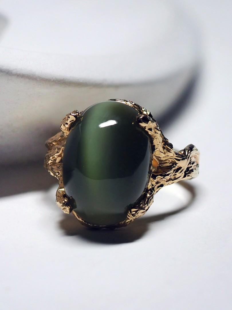 Green Jade Yellow Gold Ring Natural Nephrite Cat's Eye Effect Cabochon For Sale 8