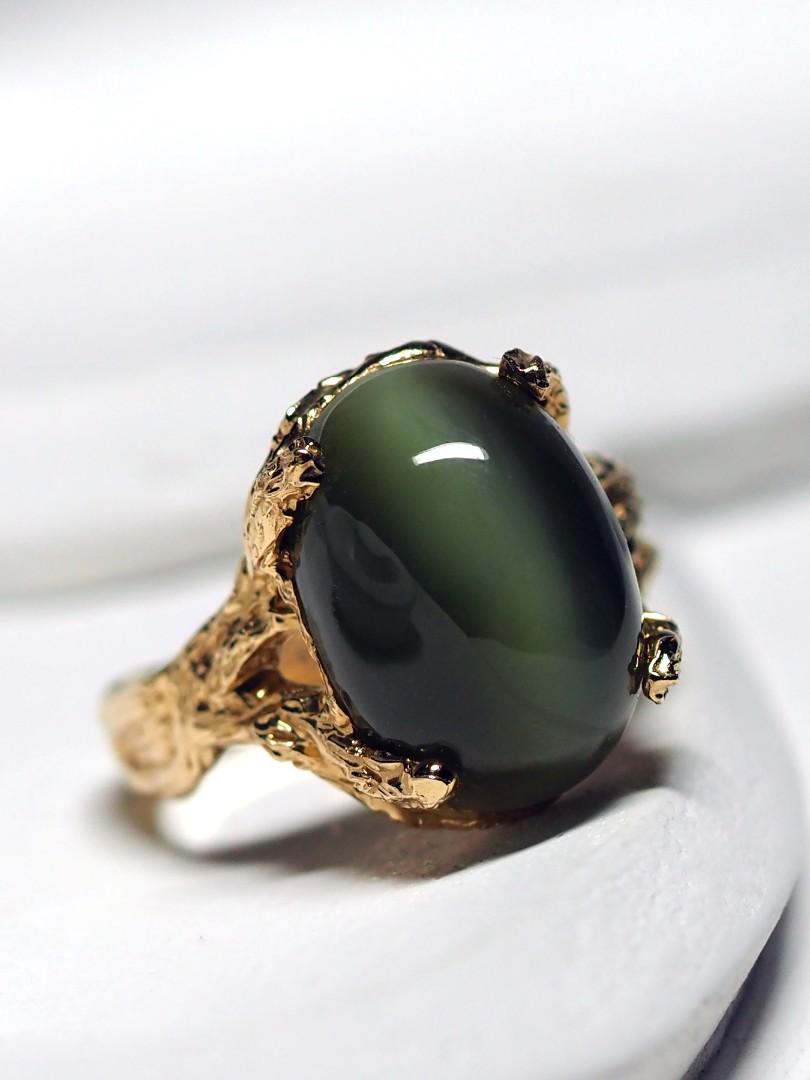 Green Jade Yellow Gold Ring Natural Nephrite Cat's Eye Effect Cabochon For Sale 1