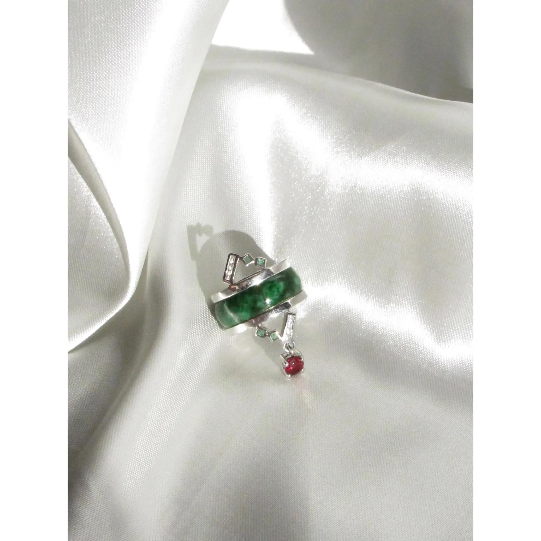 Green Jadeite Jade White Gold Cocktail Ring, Size 7 In Excellent Condition For Sale In Portland, OR