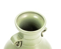 Vase vert japonais par Ito Tozan I:: début du 20e siècle