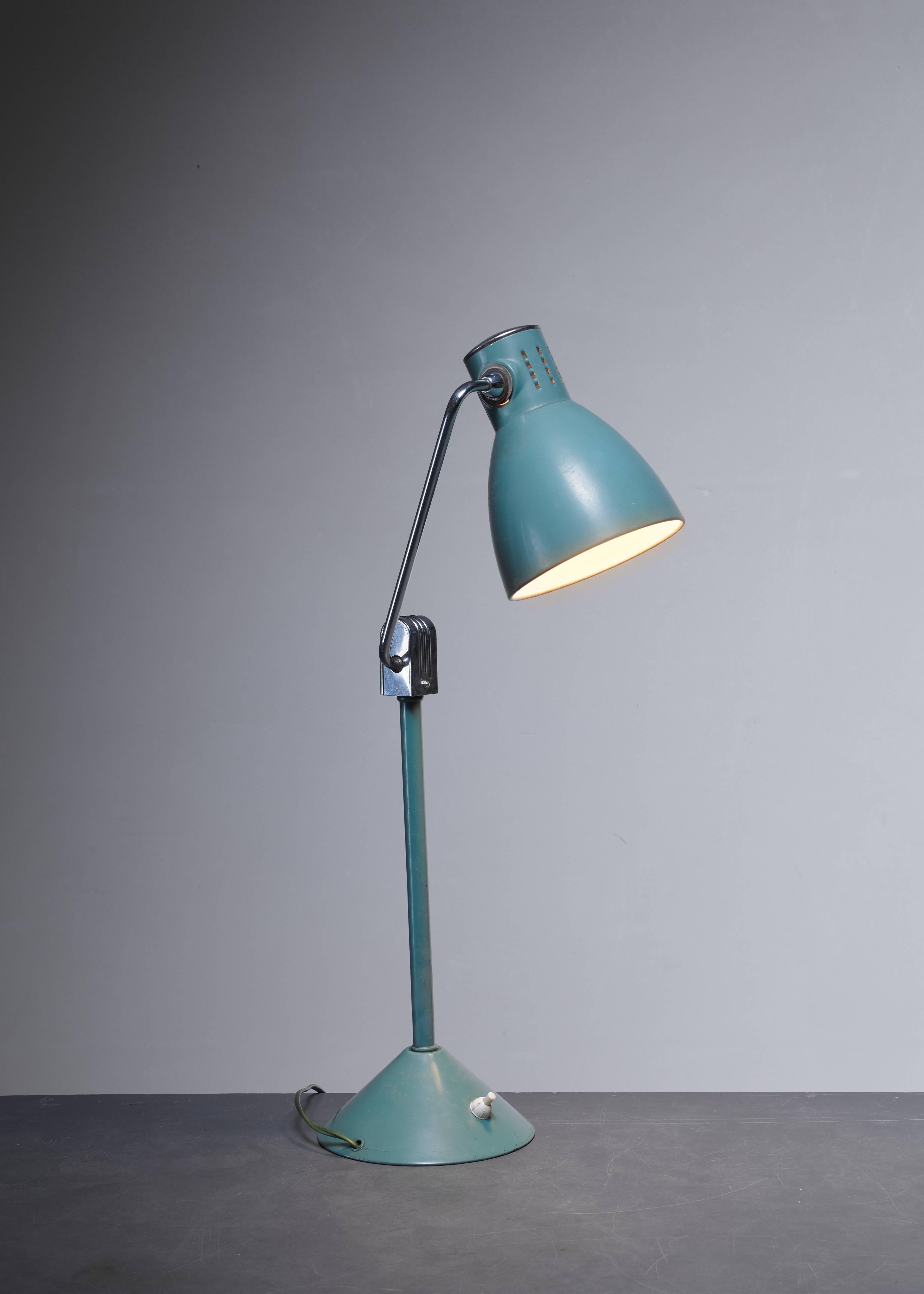 Mid-20th Century Green Jumo Table Lamp, France, 1940s For Sale
