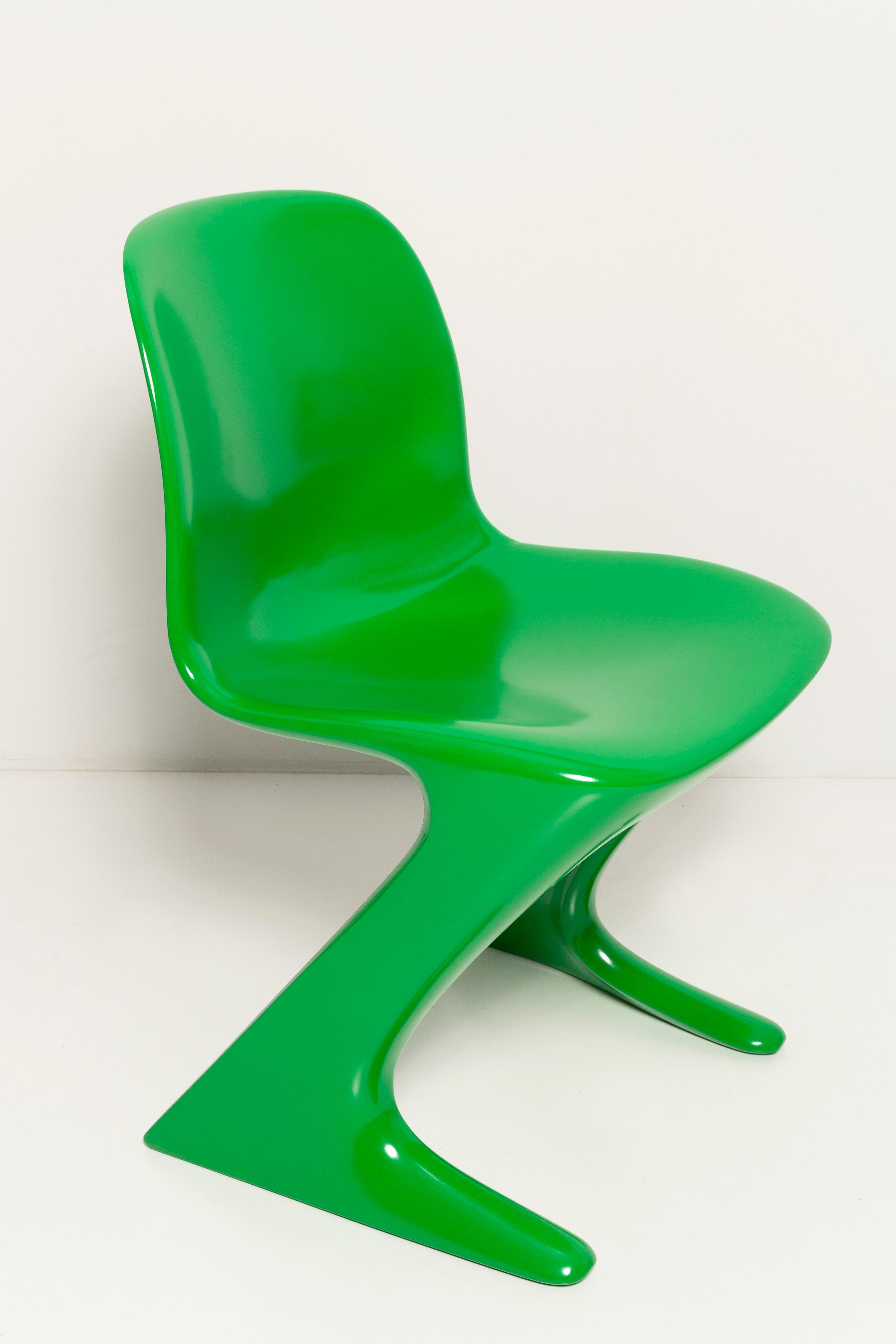 This model is called Z-chair. Designed in 1968 in the GDR by Ernst Moeckl and Siegfried Mehl, German Version of the Panton chair. Also called kangoroo chair or variopur chair. Produced in eastern Germany.

Chair is after renovation - new semi