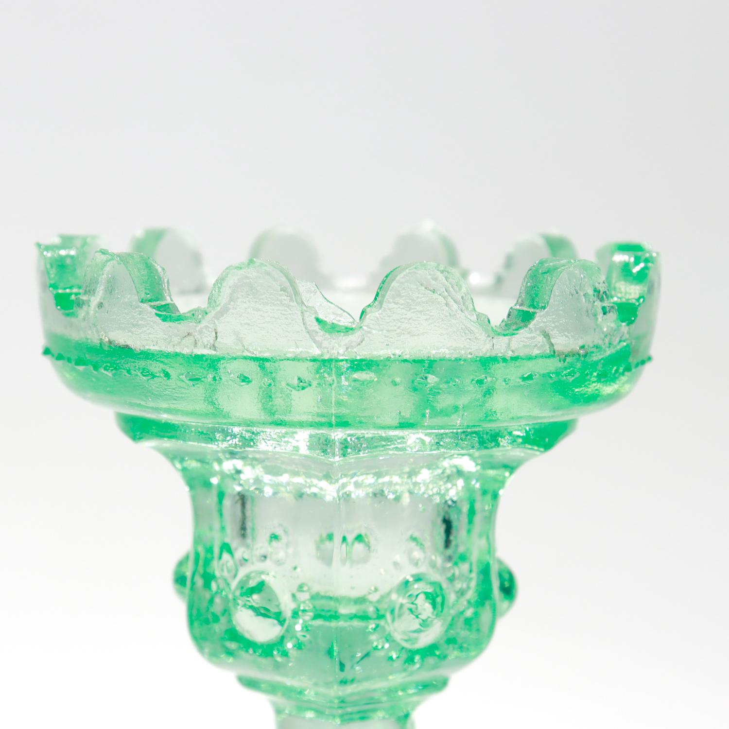 Candeleros daneses de vidrio prensado de uranio Katsrup Glasvaerk Verde 8
