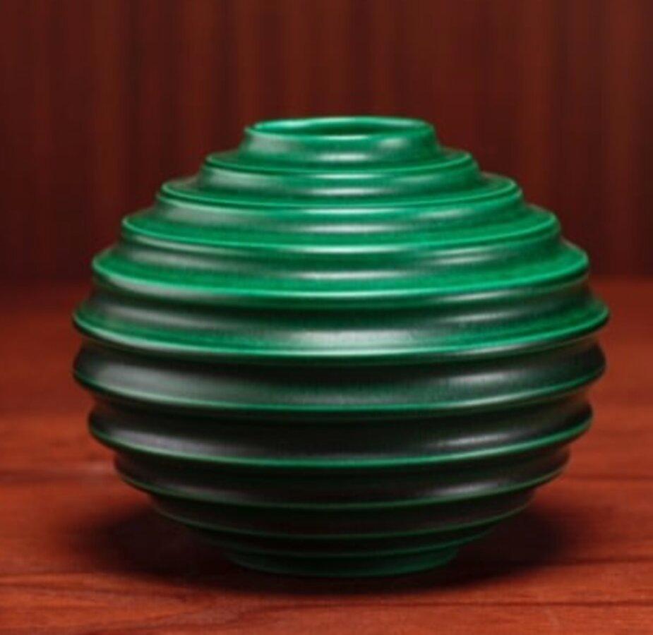 Modern Green Kulva Vase by Ewald Dahlskog For Sale