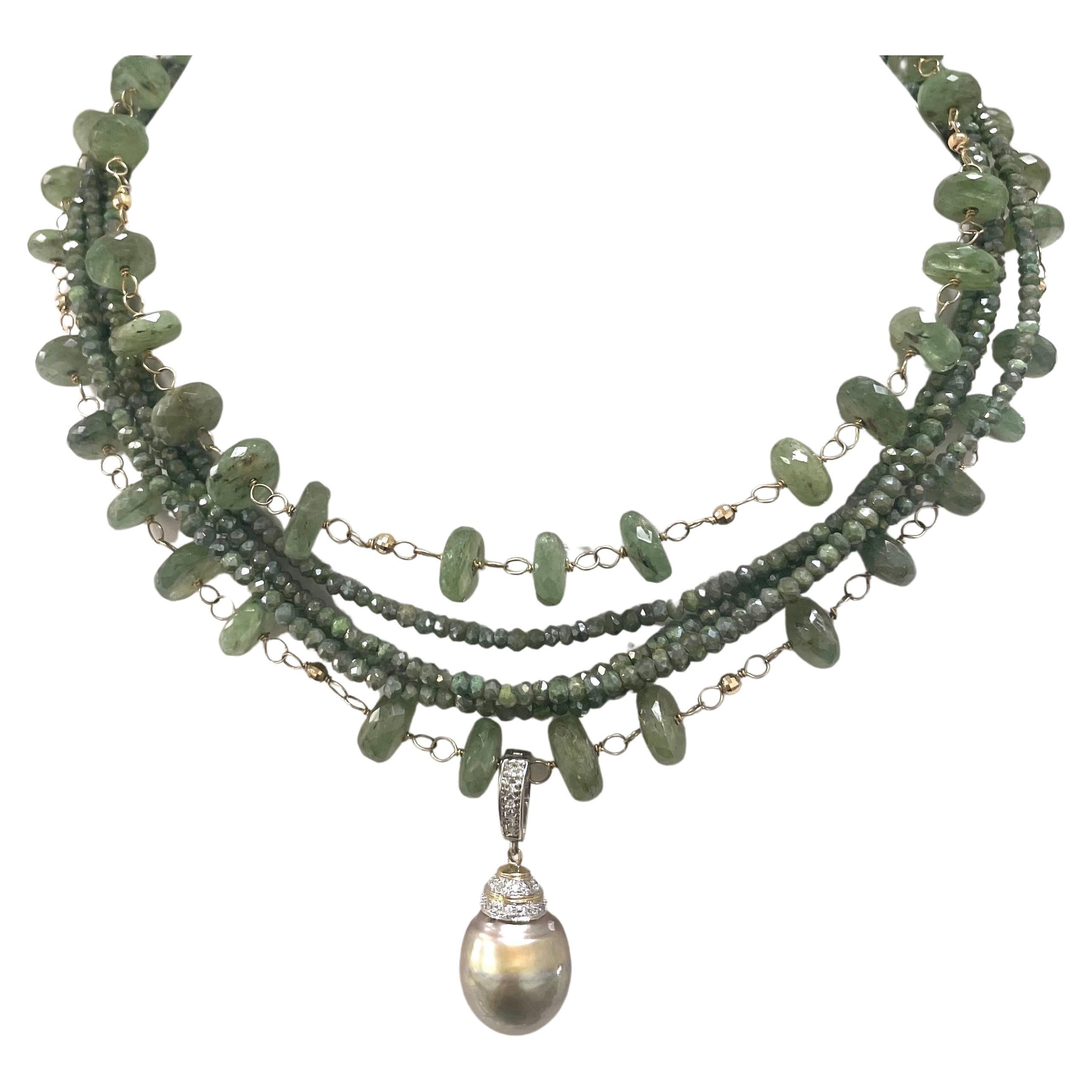 Mehrstrangige Paradizia-Halskette aus grnem Kyanit und Silberit mit Tahiti-Anhnger im Angebot 1