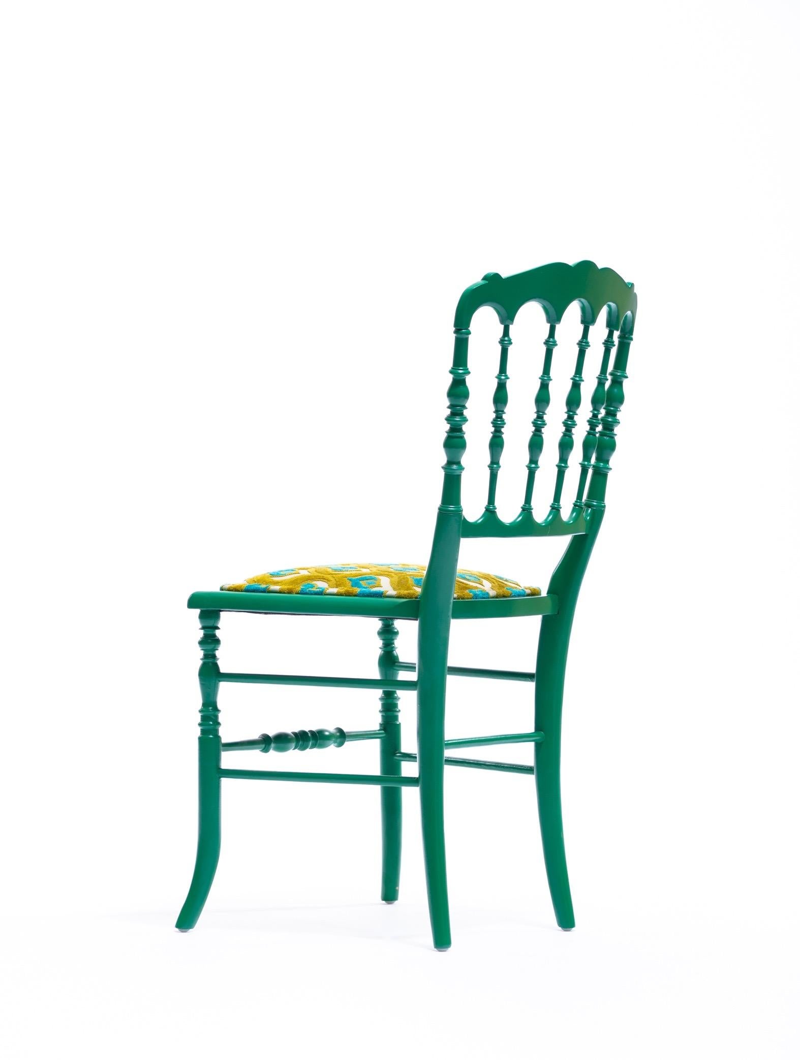 Mid-20th Century Green Lacquered Chiavari Side Chair with Peacock Feathers in Cut Velvet For Sale