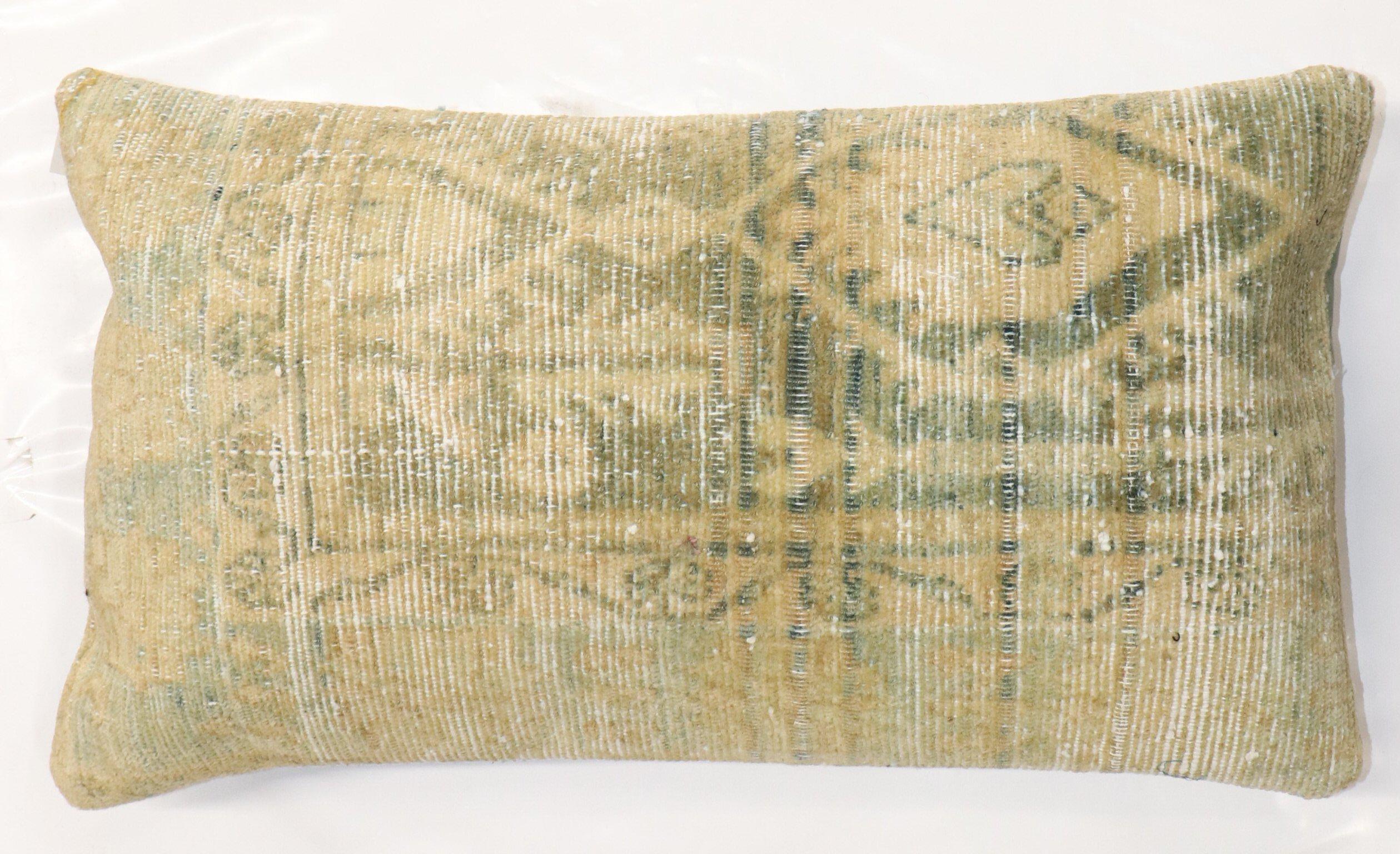Grünes großes antikes persisches Malayer-Teppich-Kissen im Zustand „Gut“ im Angebot in New York, NY