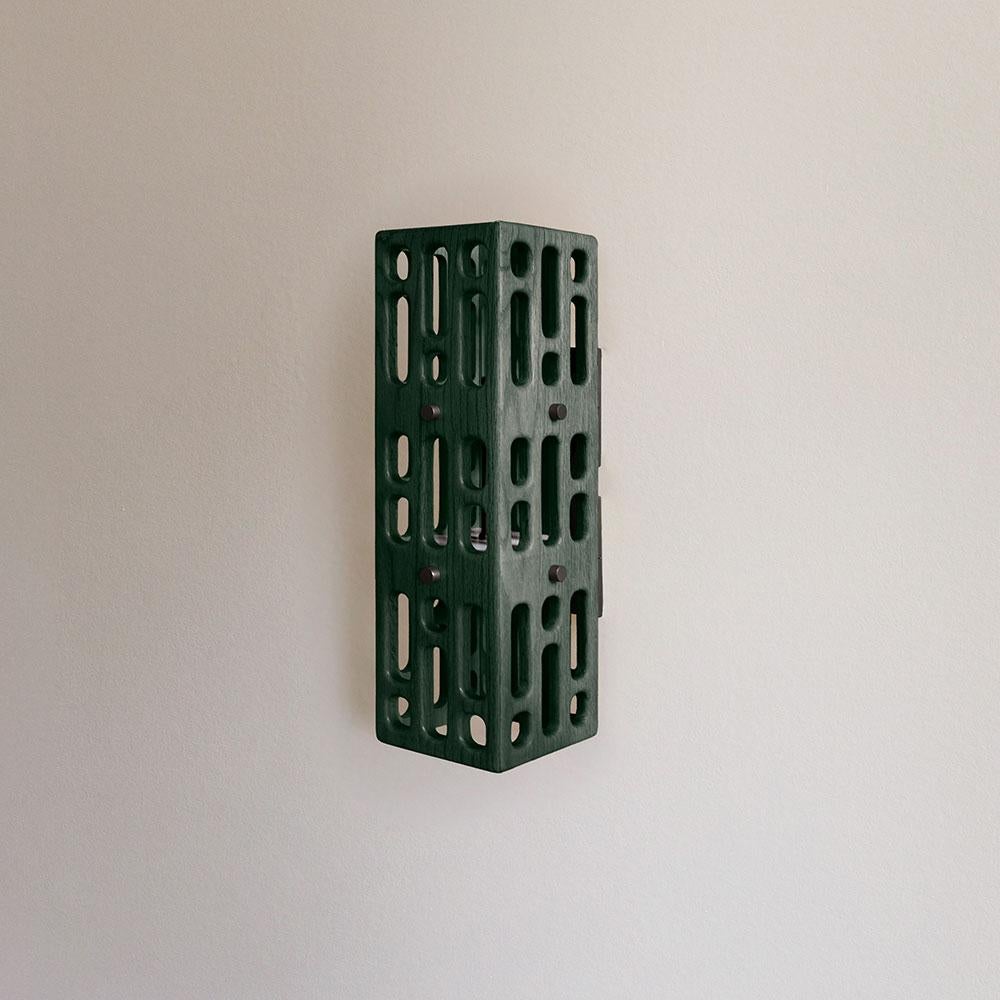 Applique in legno a reticolo verde, media, Collection'S In condizioni Nuovo in vendita a New York, NY