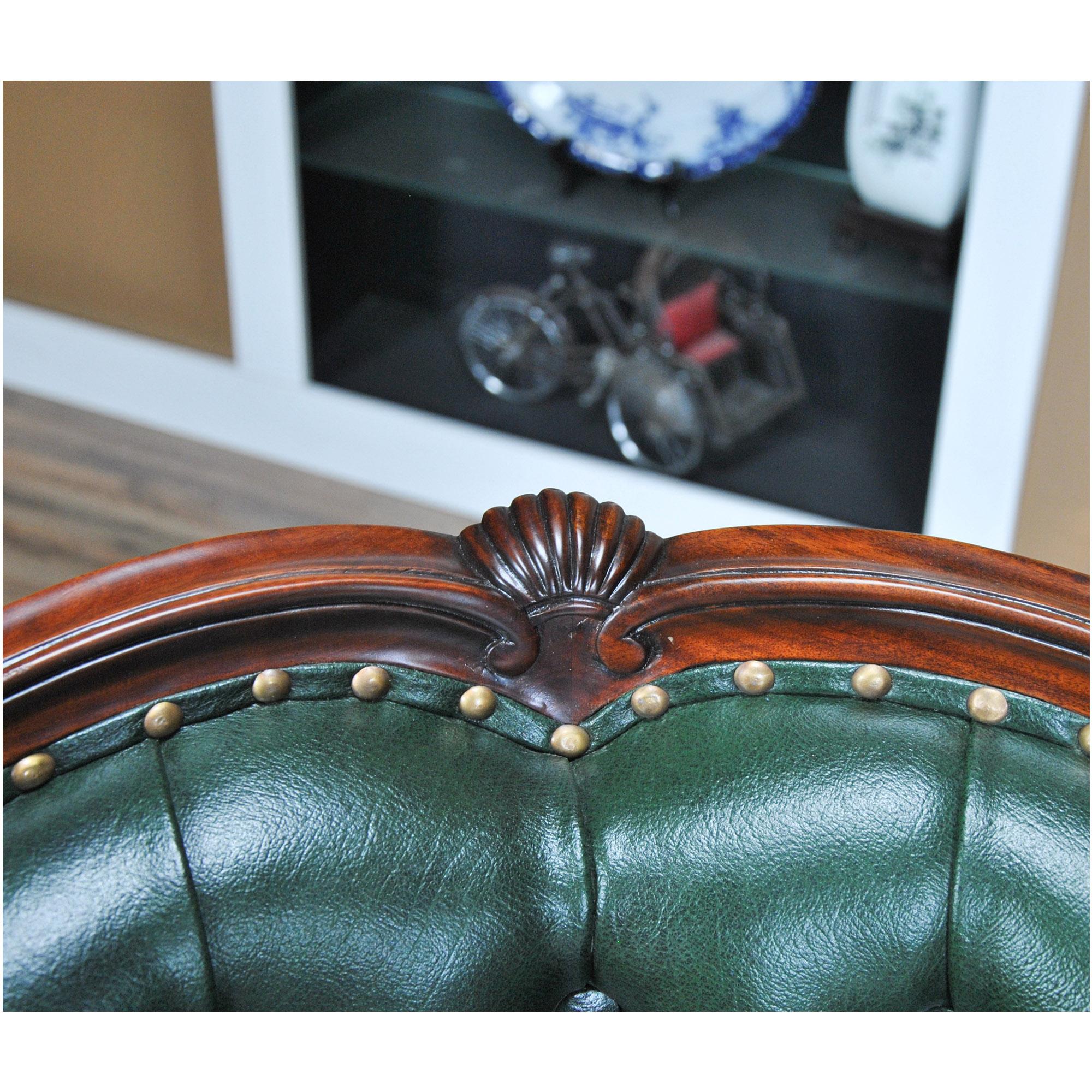 Green Leather Arm Chair In New Condition For Sale In Annville, PA