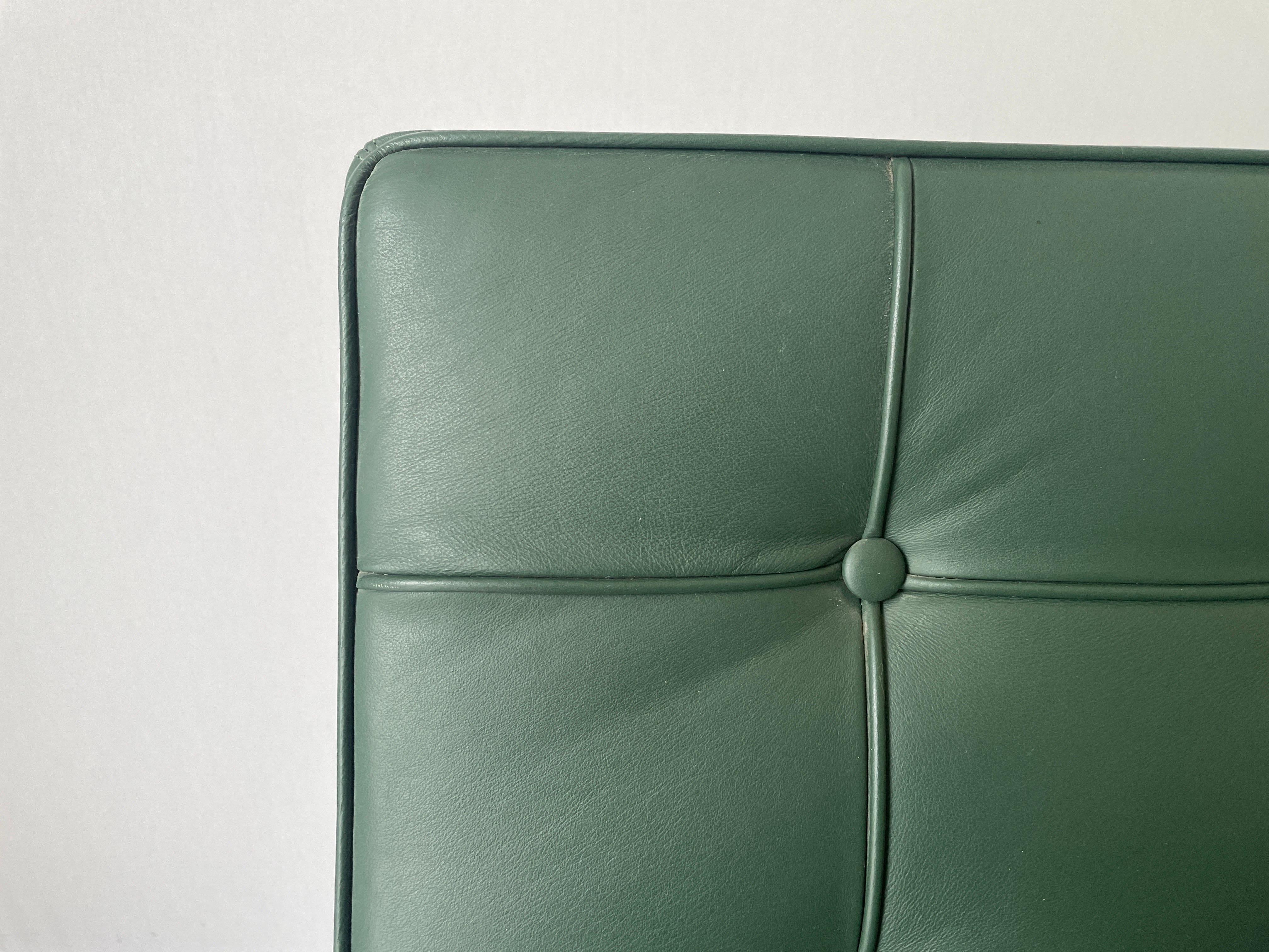 Sedia Barcelona in pelle verde di Ludwig Mies van der Rohe per Knoll in vendita 12