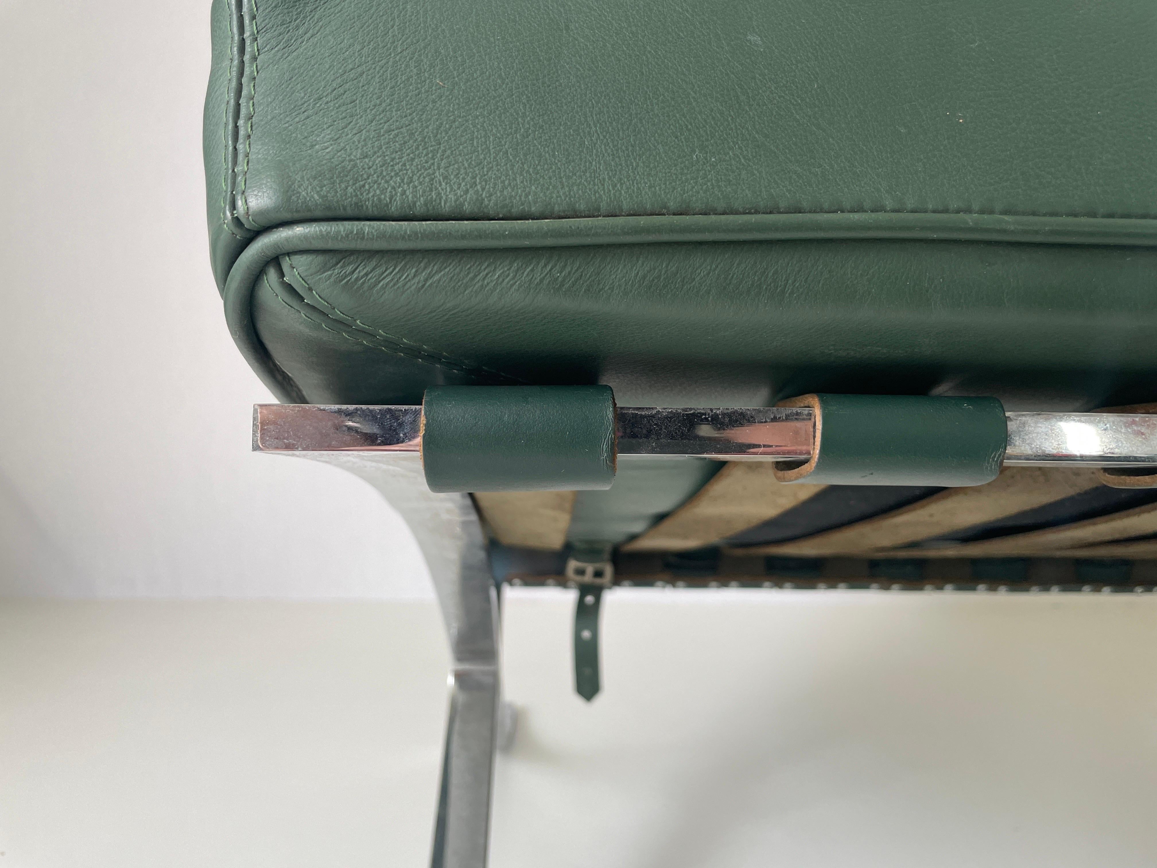Sedia Barcelona in pelle verde di Ludwig Mies van der Rohe per Knoll in vendita 13