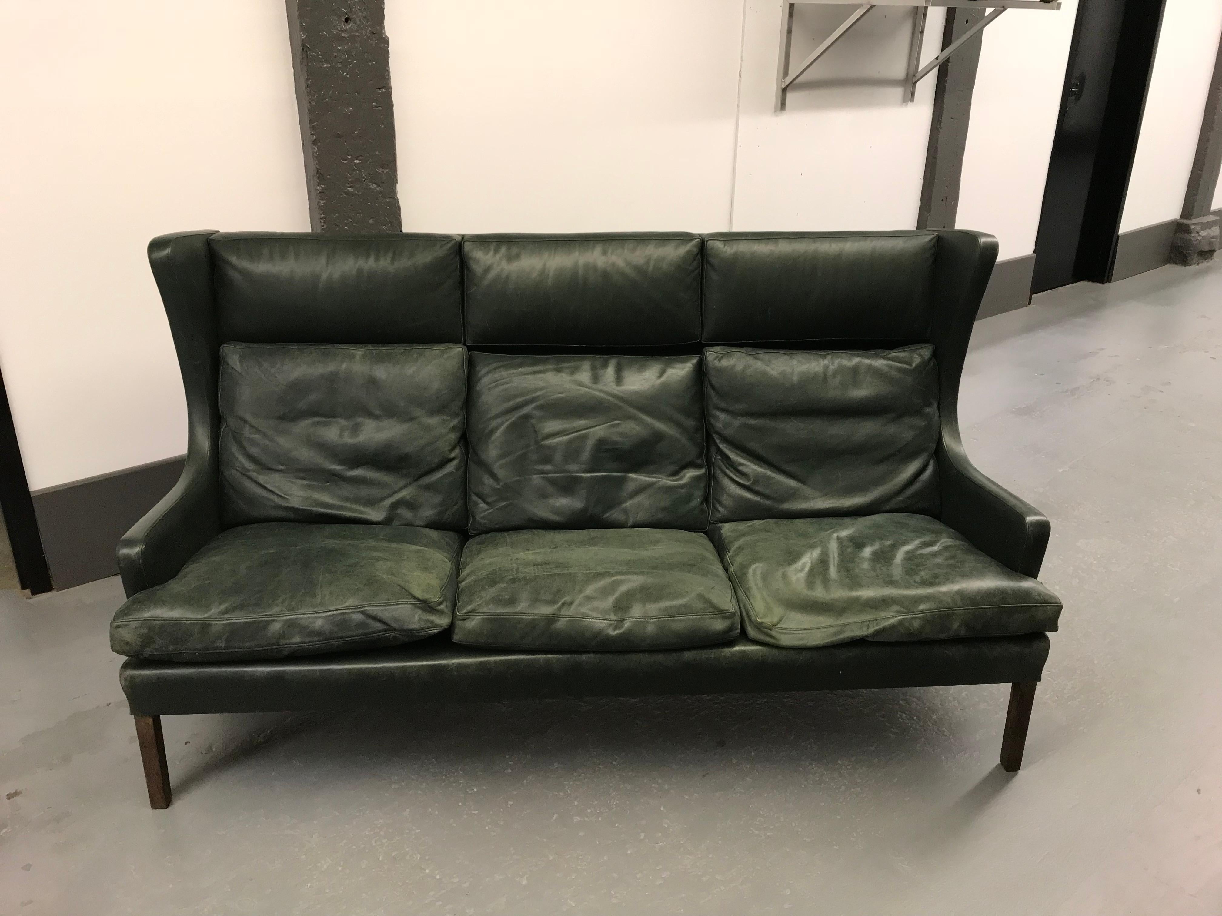 Divano in stile Greene & Greene Mogensen in pelle verde in vendita 1