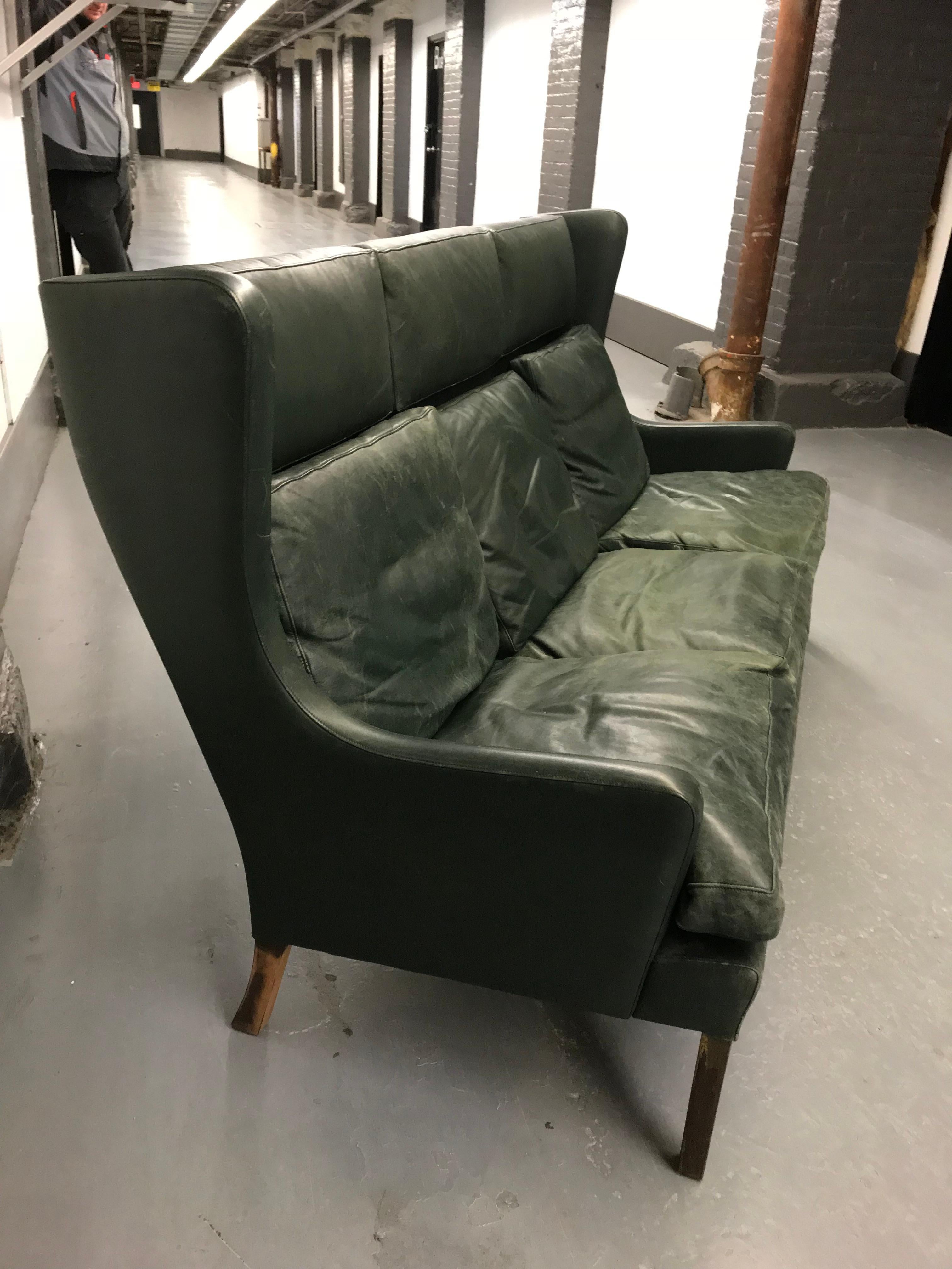 Divano in stile Greene & Greene Mogensen in pelle verde in vendita 3