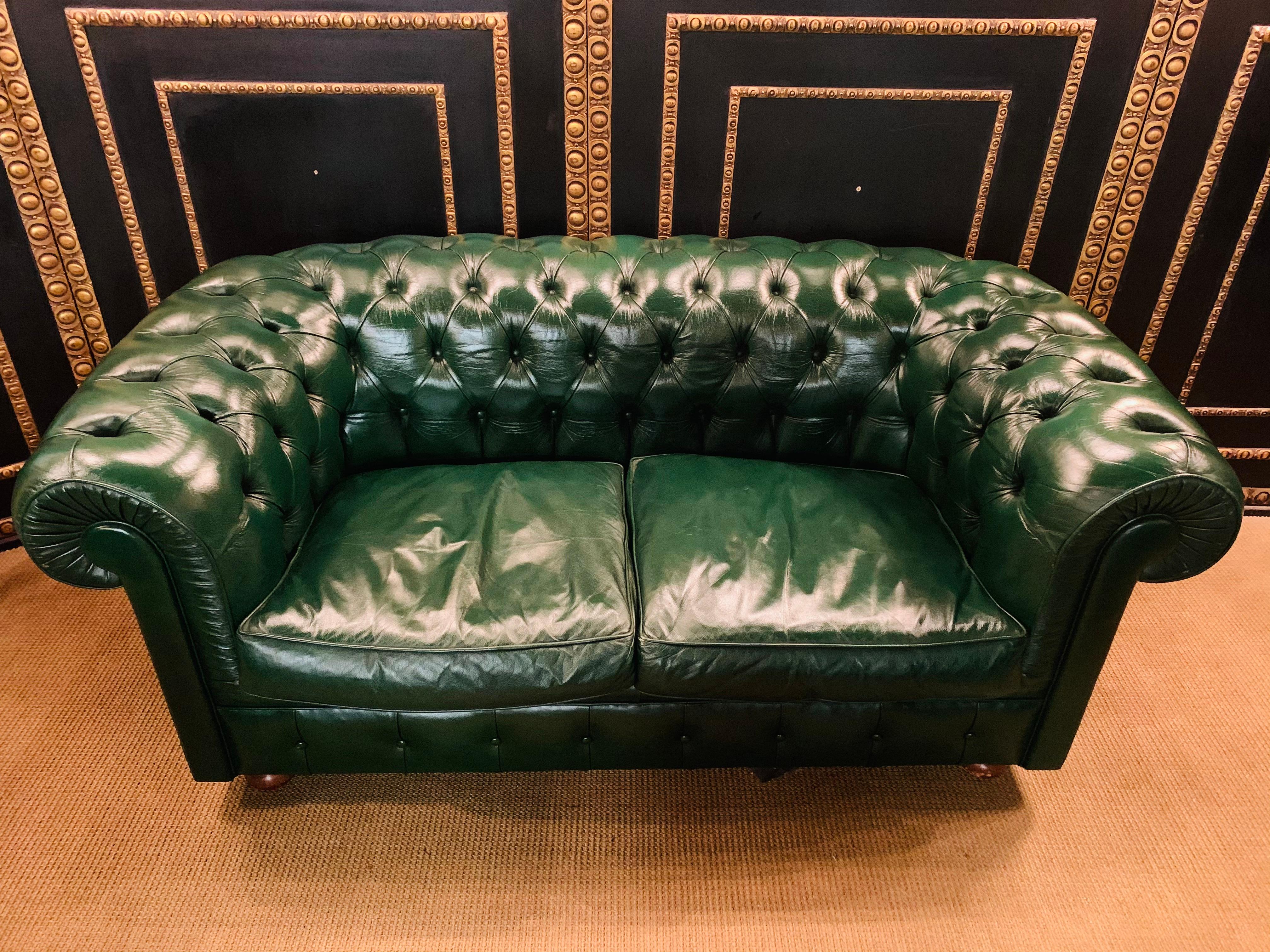 20th Century Green Leather Chesterfield Club Suite Armchair and Sofa from Chateau d'ax